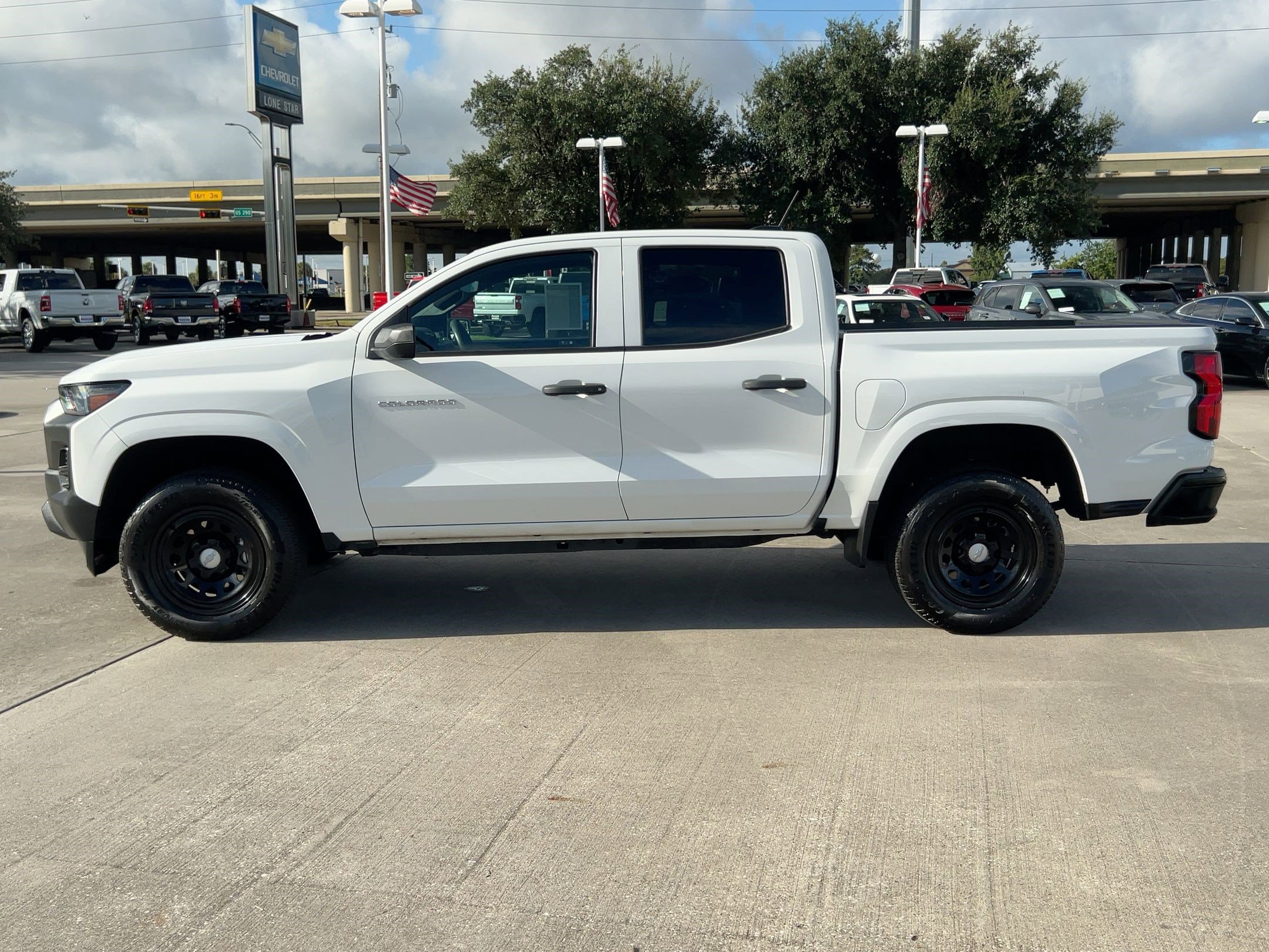 2024 Chevrolet Colorado Work Truck photo 2