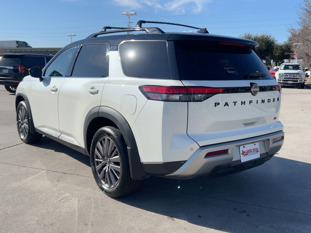 Used 2023 Nissan Pathfinder SL FWD SUV