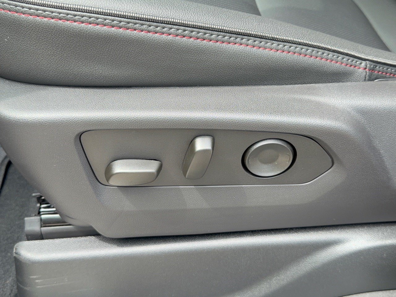 2026 Chevrolet Tahoe RST - Photo 16