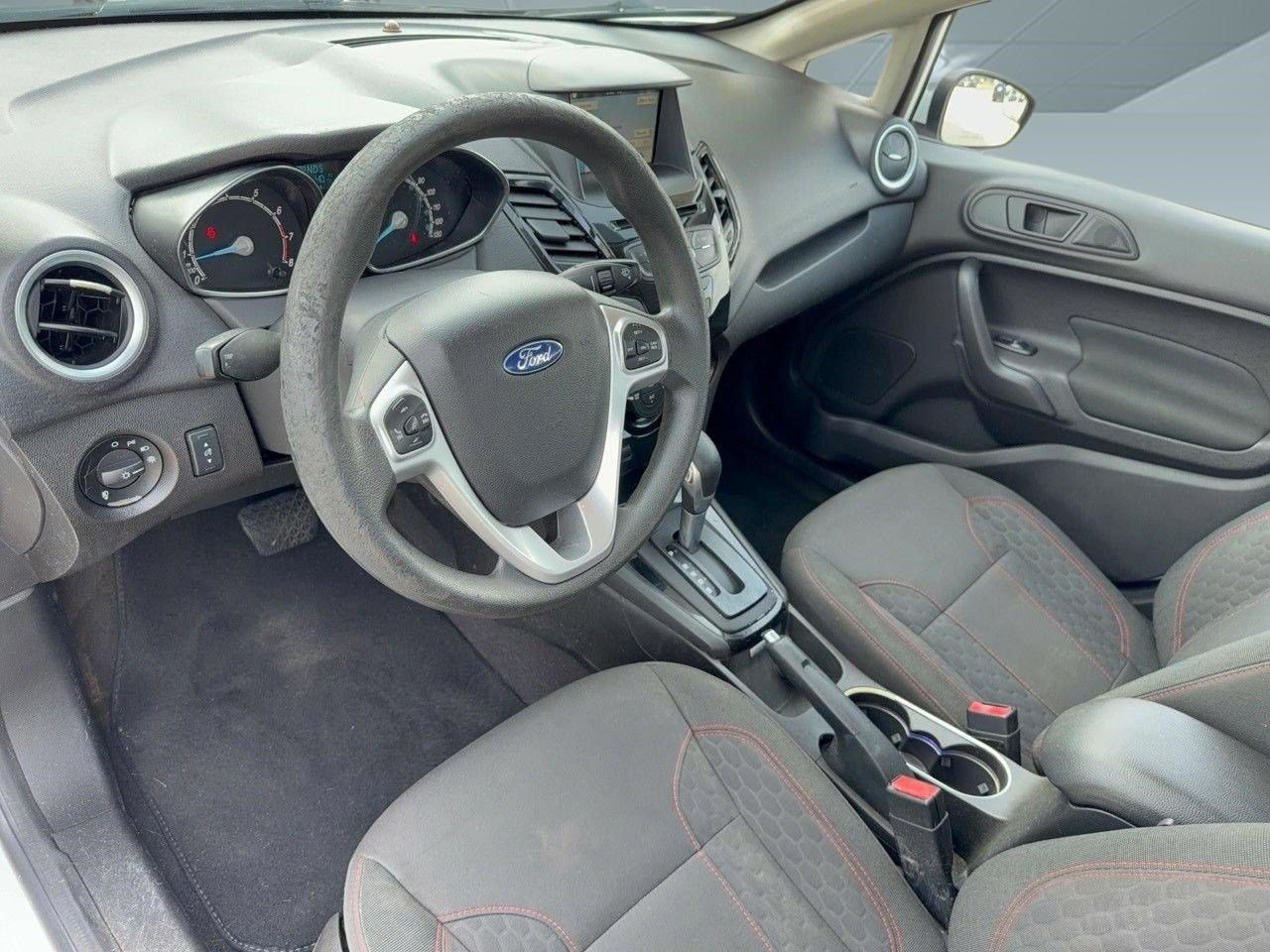 Fiesta SE Sedan