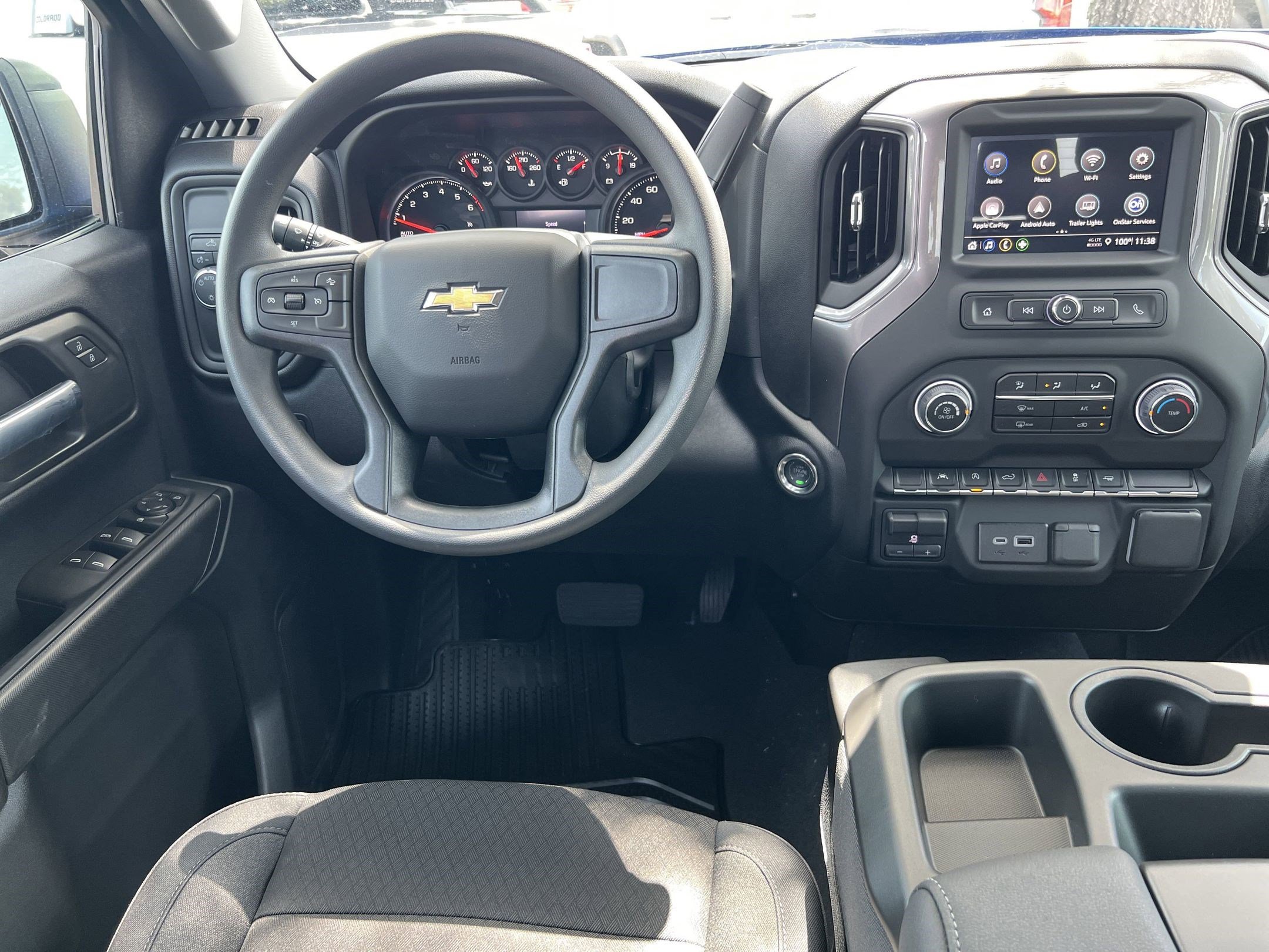 2025 Chevrolet Silverado 1500 Custom photo 4