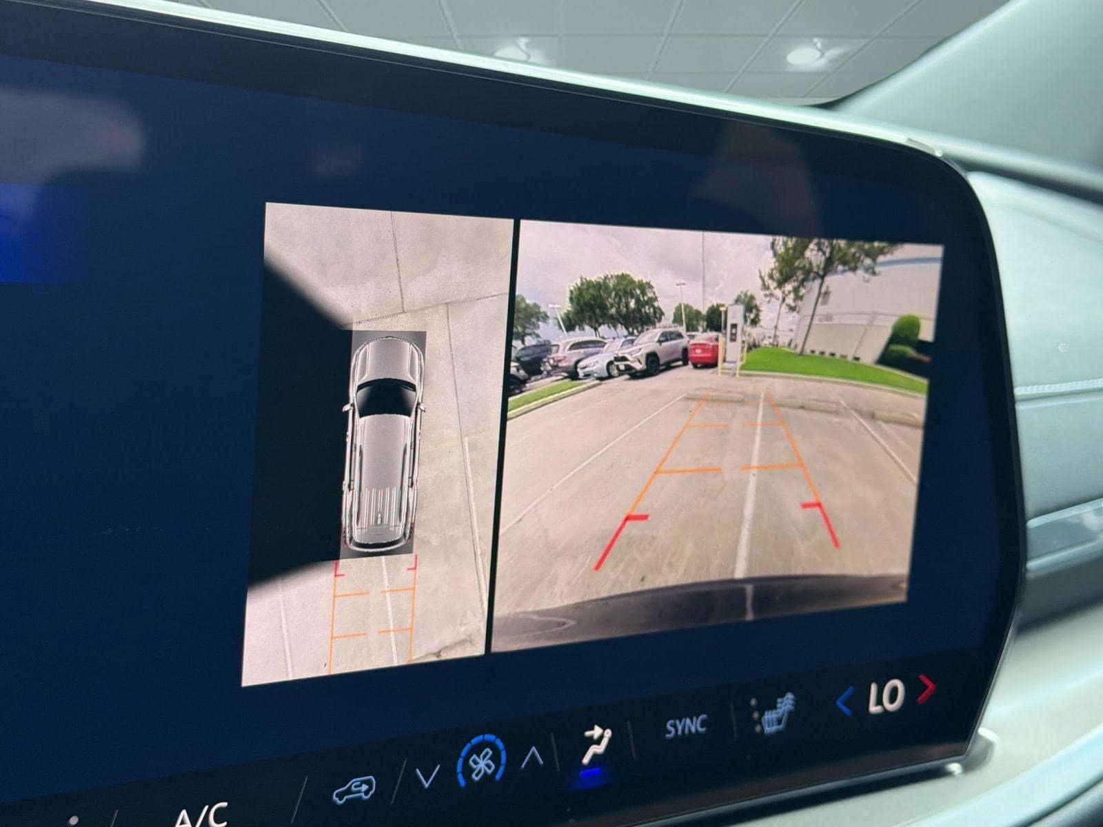 2026 Chevrolet Traverse LT - Photo 24