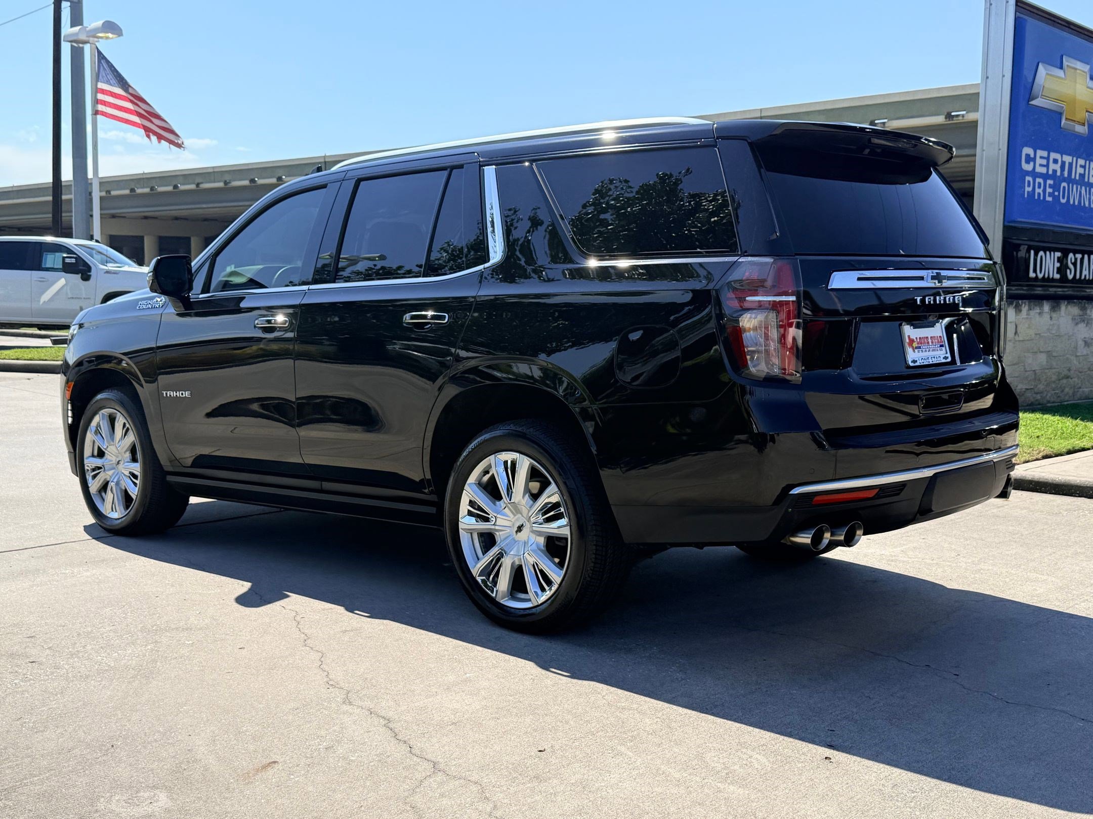 2023 Chevrolet Tahoe High Country photo 2
