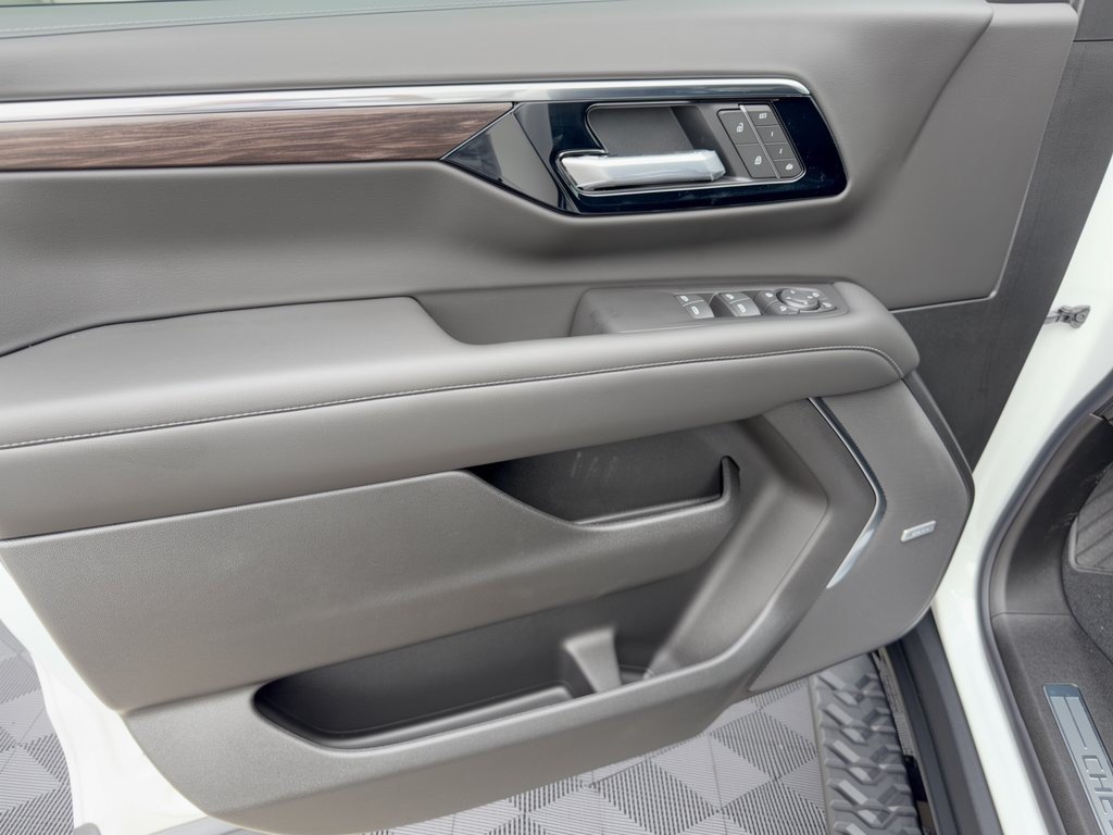 2026 Chevrolet Tahoe Z71 - Photo 14