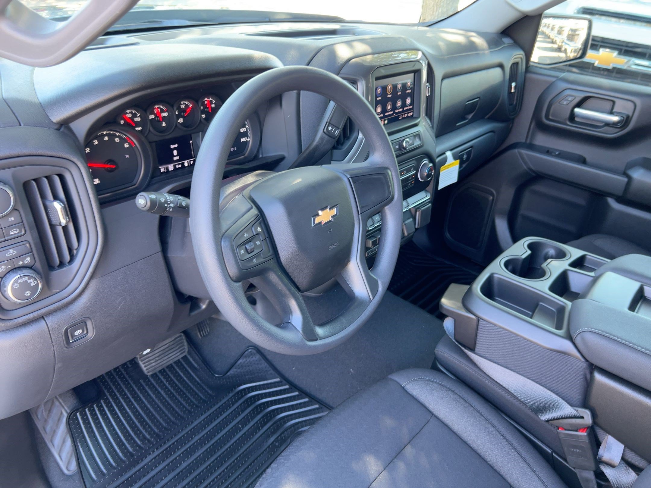 2026 Chevrolet Silverado 1500 Custom photo 4
