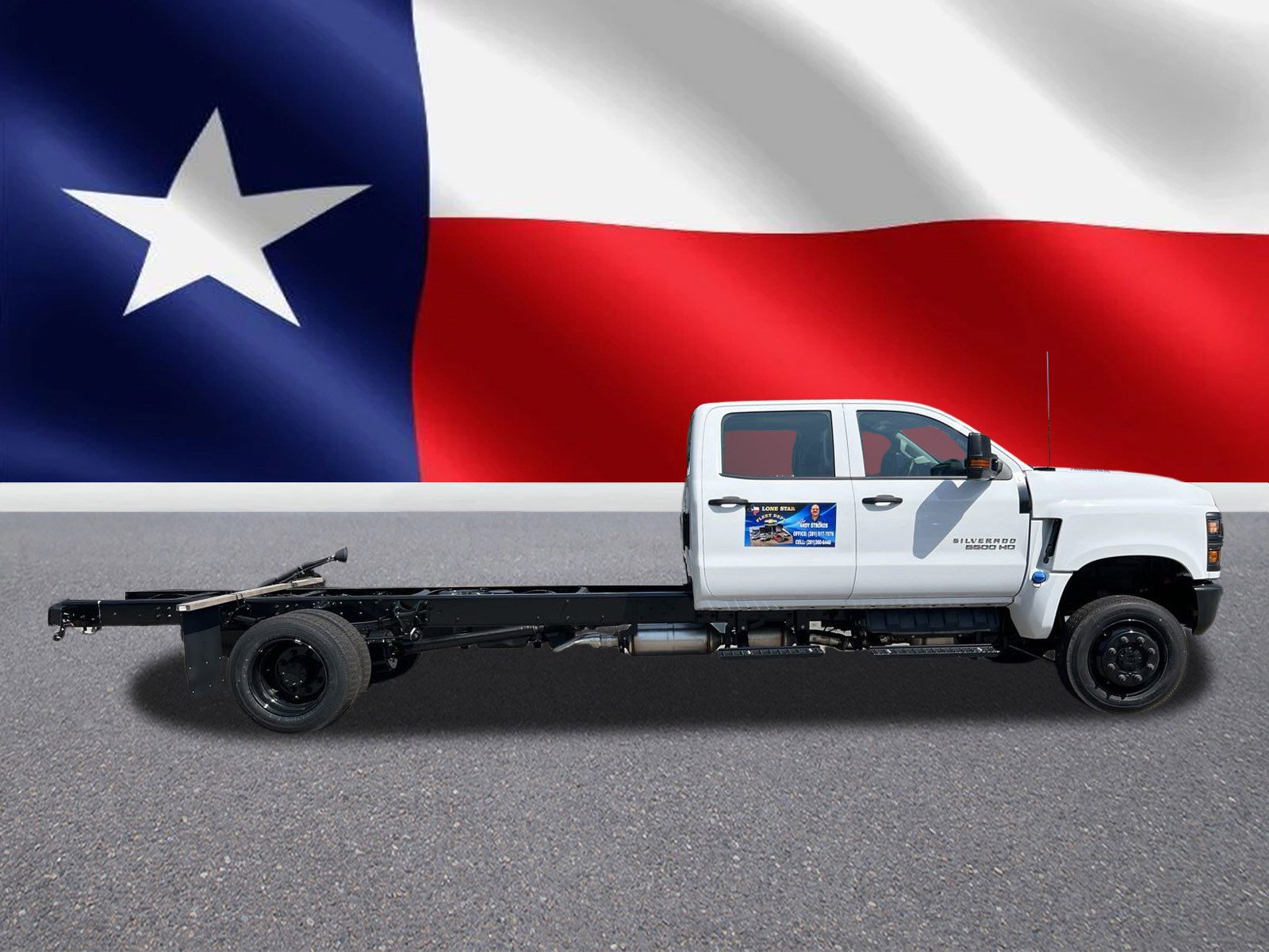2024 Chevrolet Silverado 5500HD Work Truck photo 3
