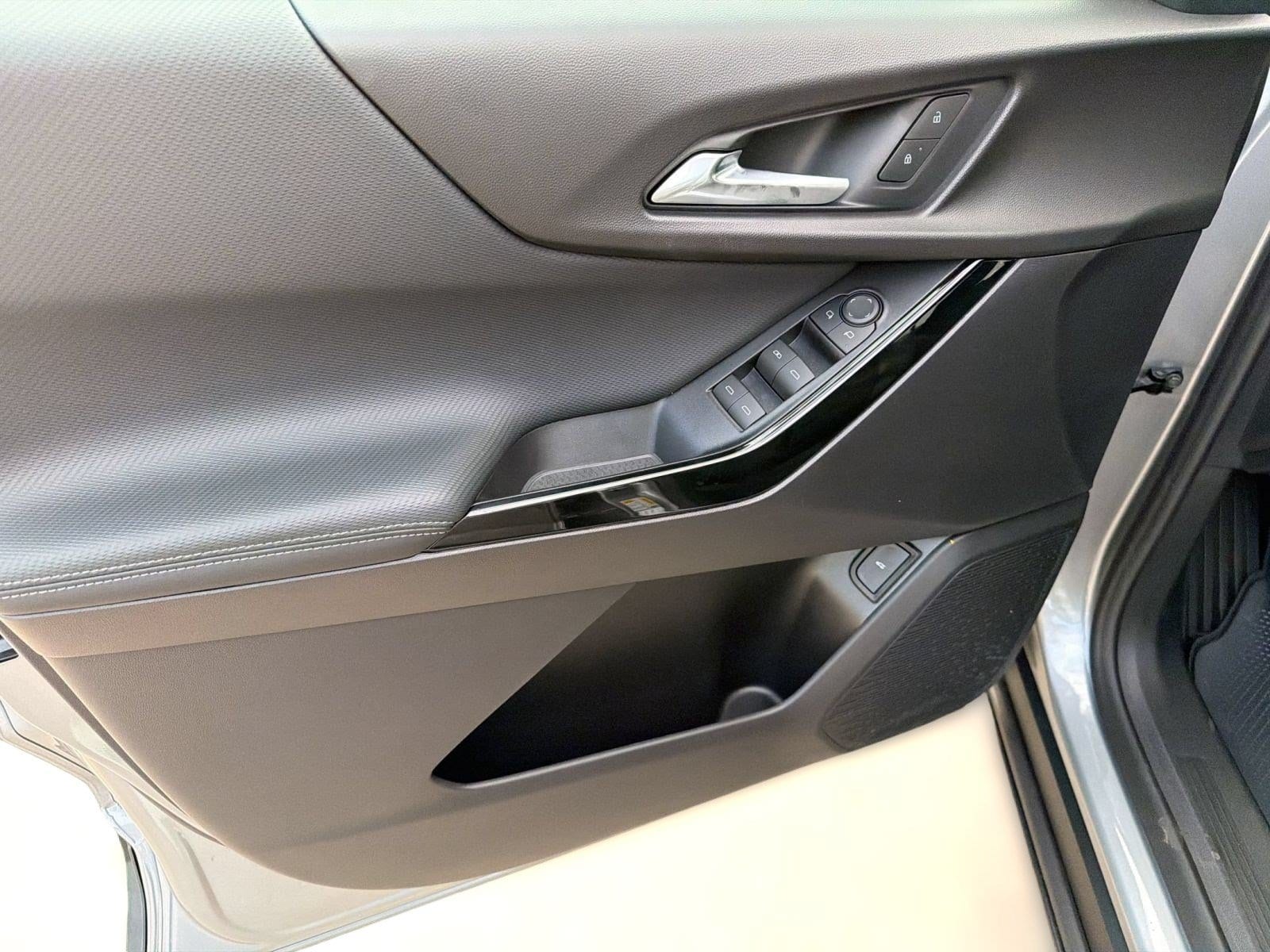2027 Chevrolet Equinox LT - Photo 14