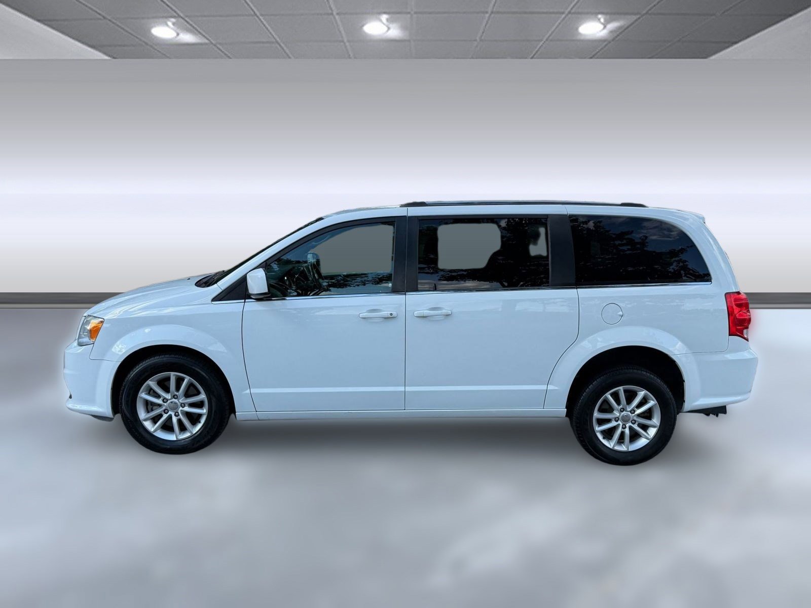 2019 Dodge Grand Caravan SXT photo 2