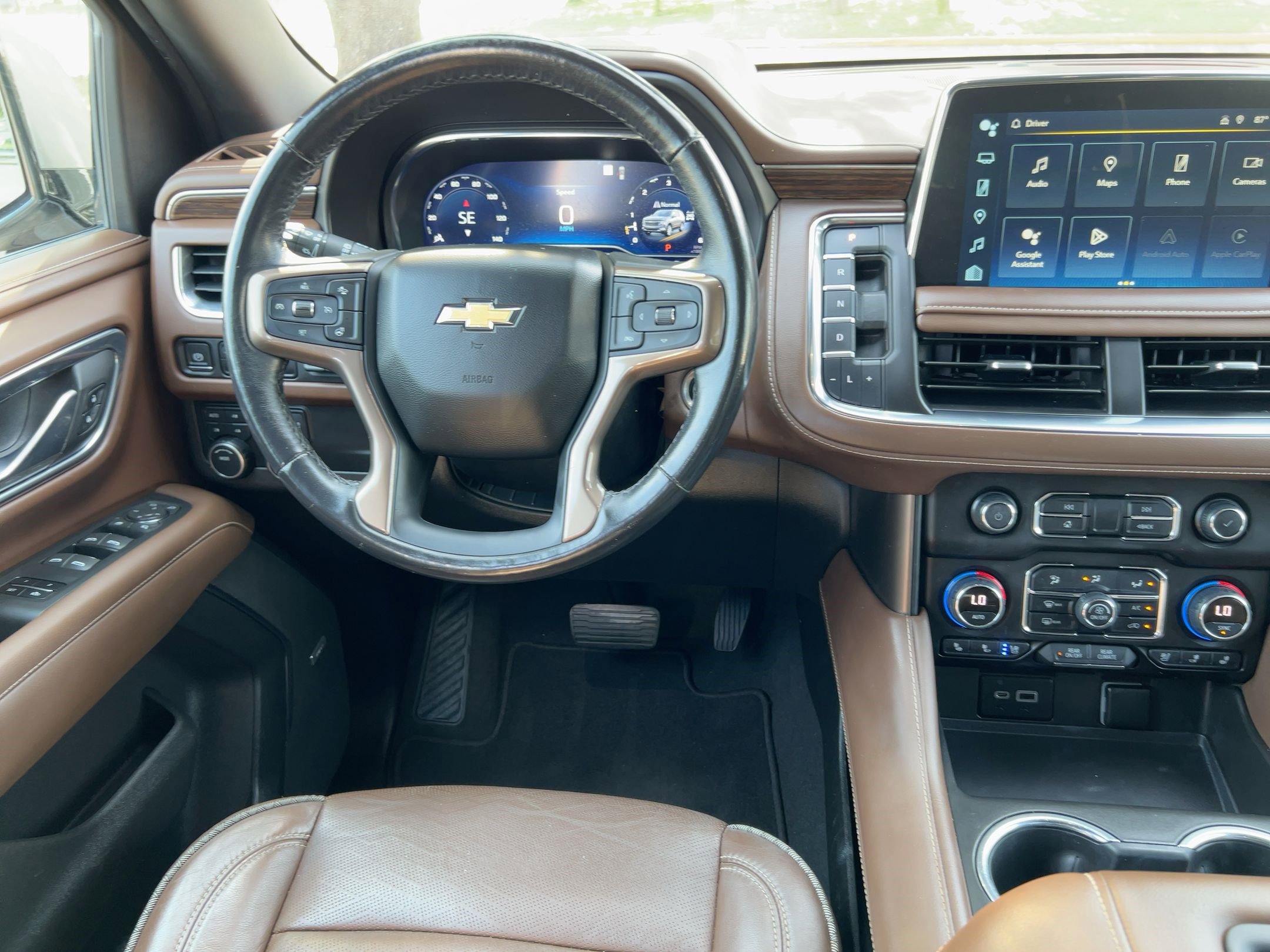 2023 Chevrolet Suburban High Country photo 4