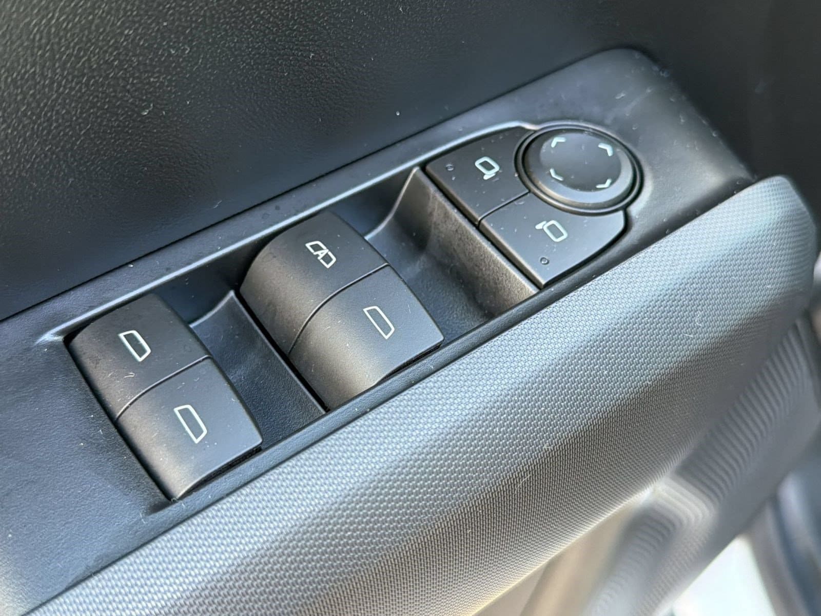 2026 Chevrolet Colorado LT - Photo 25