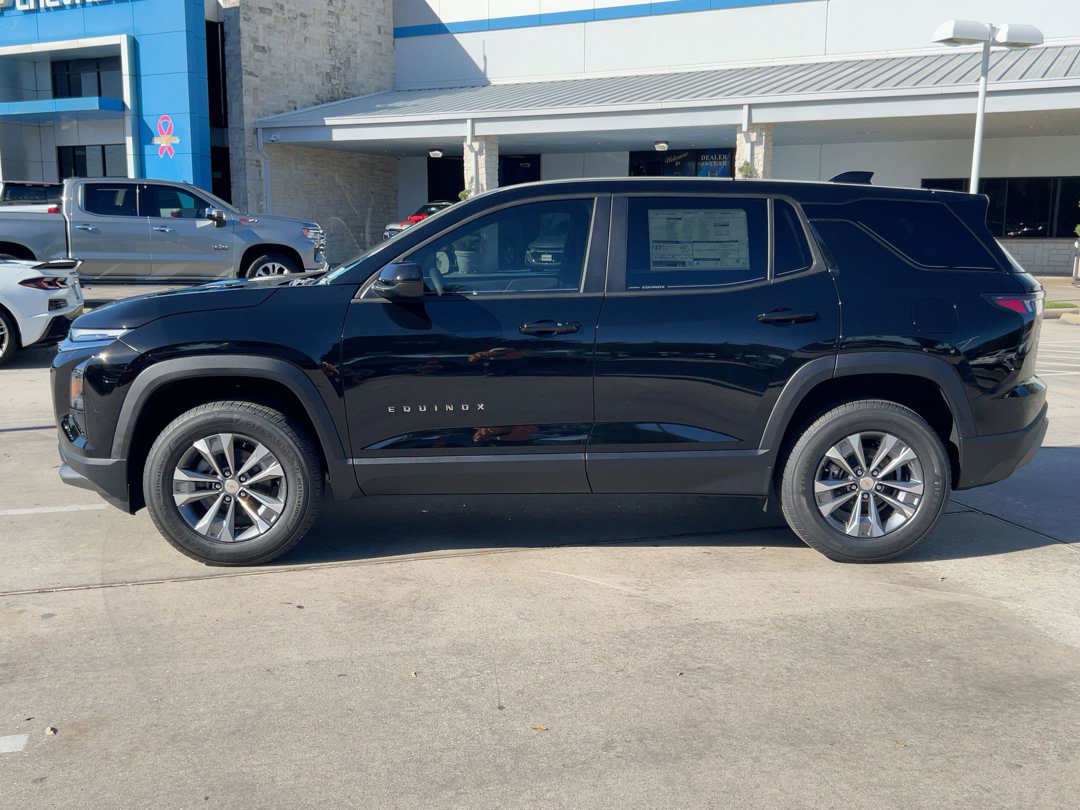 2026 Chevrolet Equinox LT photo 2