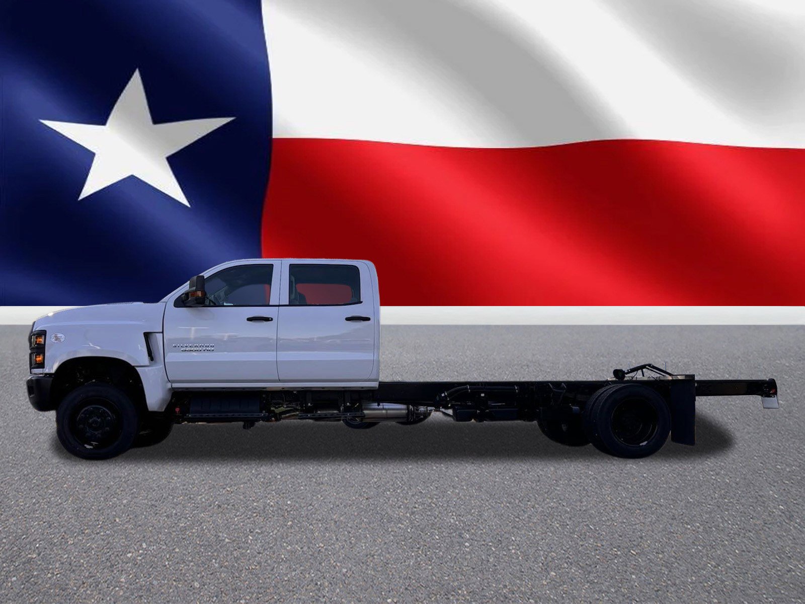 2024 Chevrolet Silverado 5500HD Work Truck photo 4