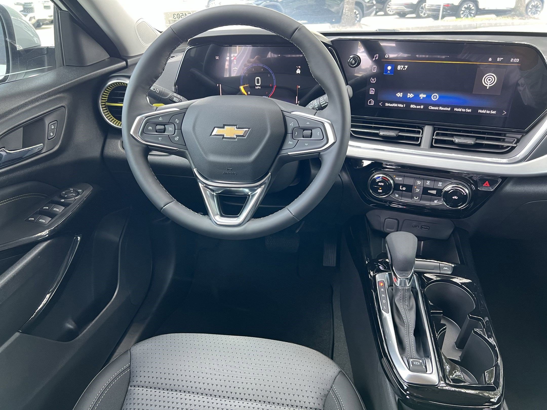 2025 Chevrolet Trax LT photo 4