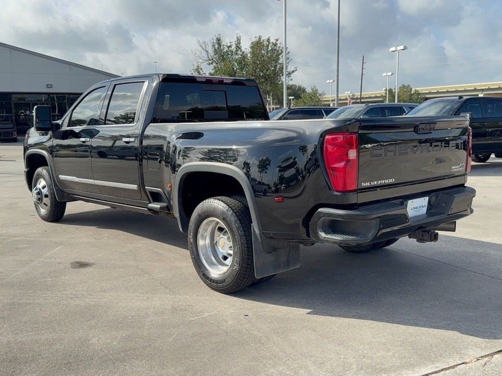 Used 2024 Chevrolet Silverado 3500 HD High Country DRW Truck