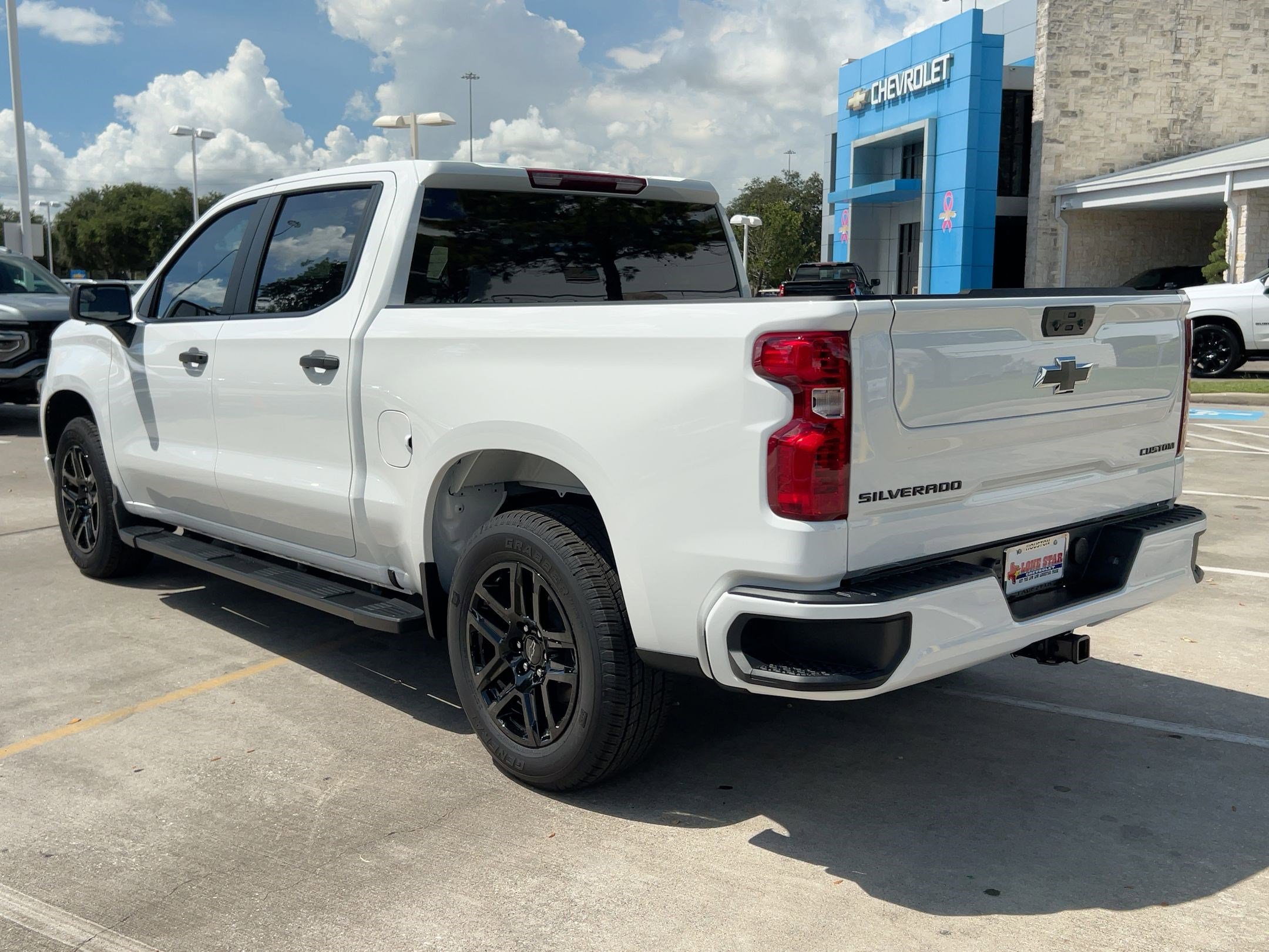 2026 Chevrolet Silverado 1500 Custom photo 3