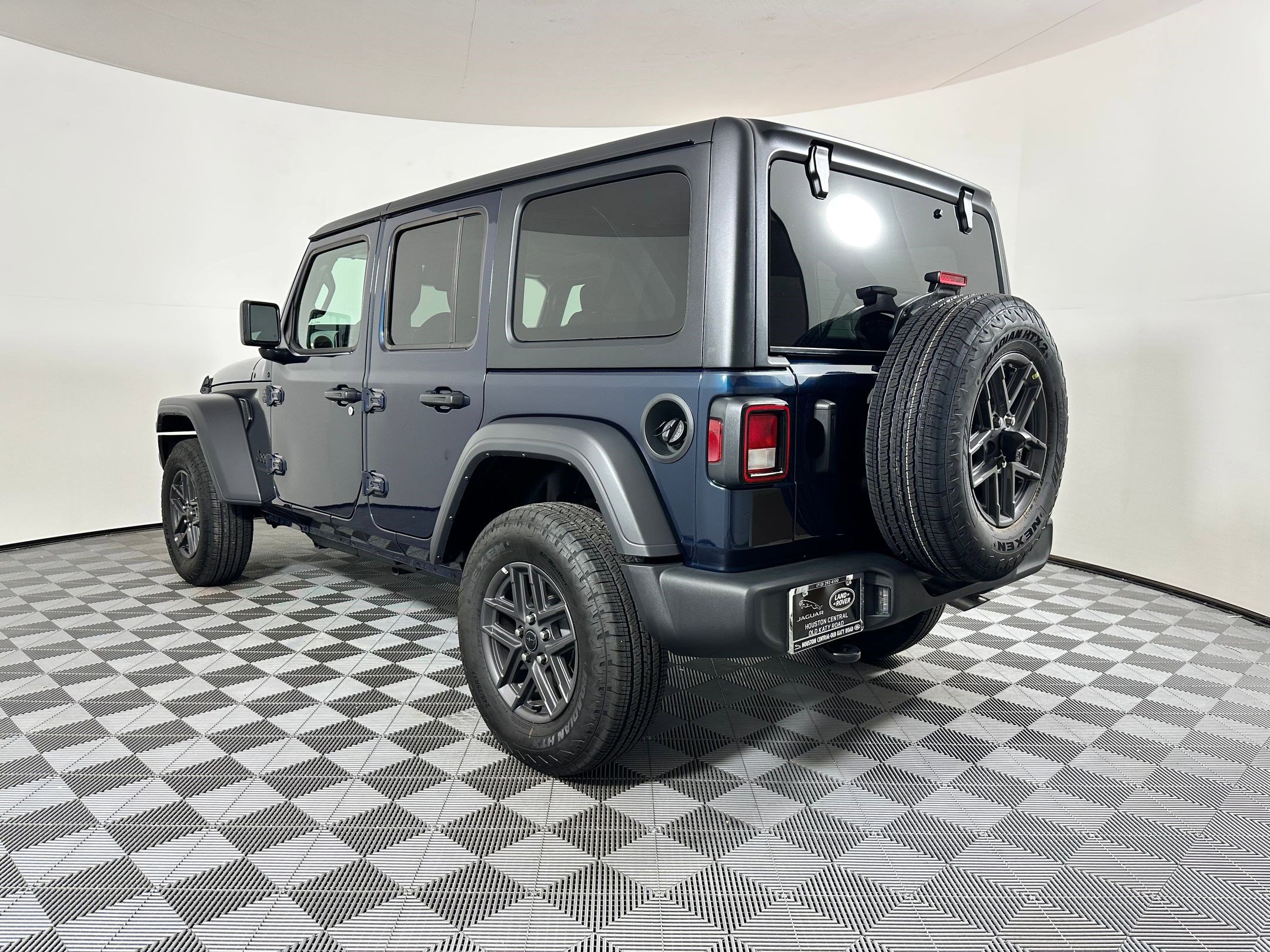 2025 Jeep Wrangler Sport S photo 3