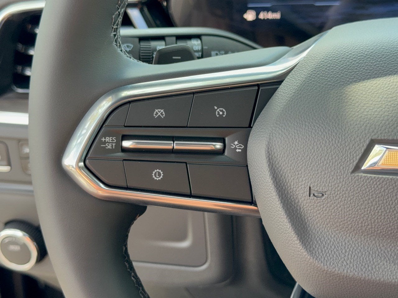 2026 Chevrolet Suburban LT - Photo 18