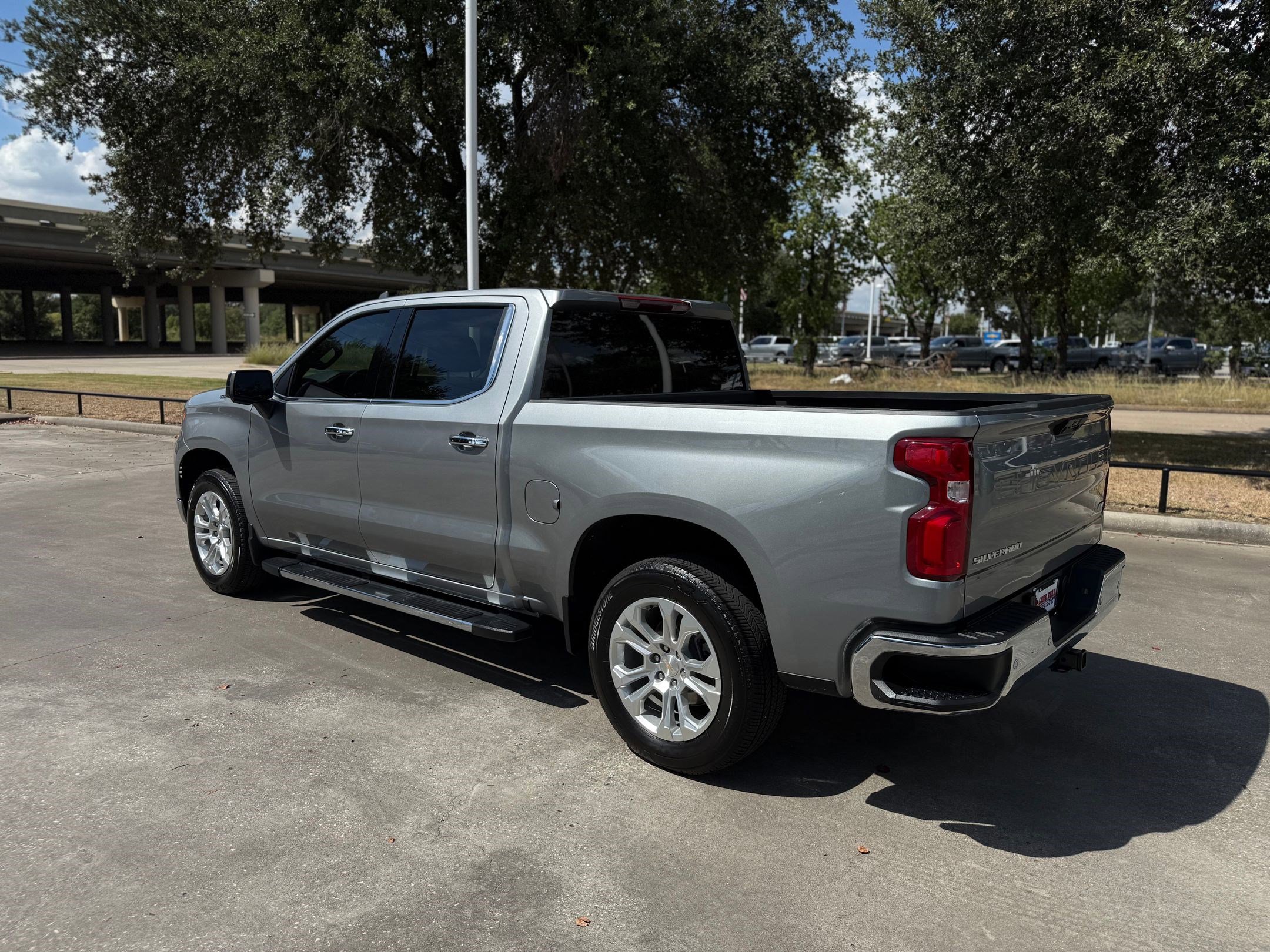 2024 Chevrolet Silverado 1500 LTZ photo 2