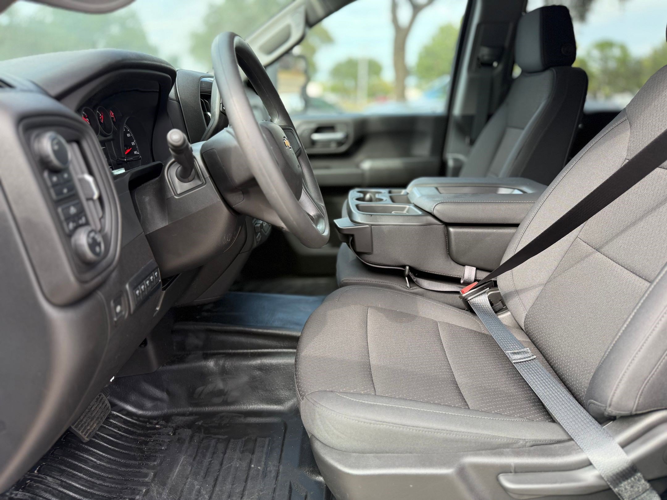2025 Chevrolet Silverado 3500HD Work Truck photo 3
