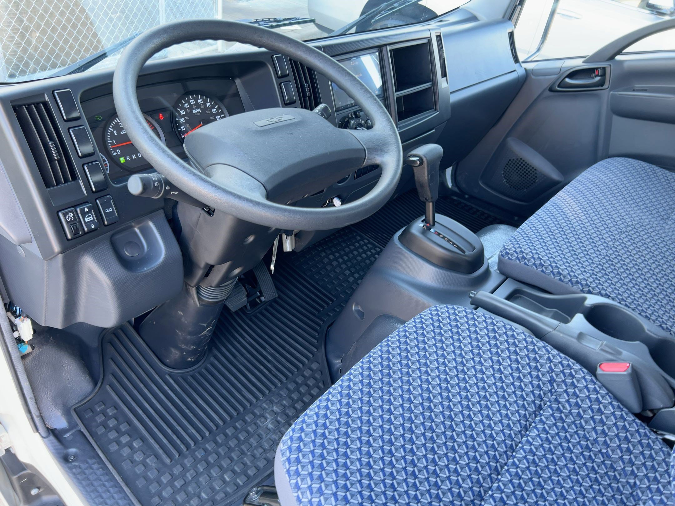 2025 Chevrolet Silverado 4500HD photo 4