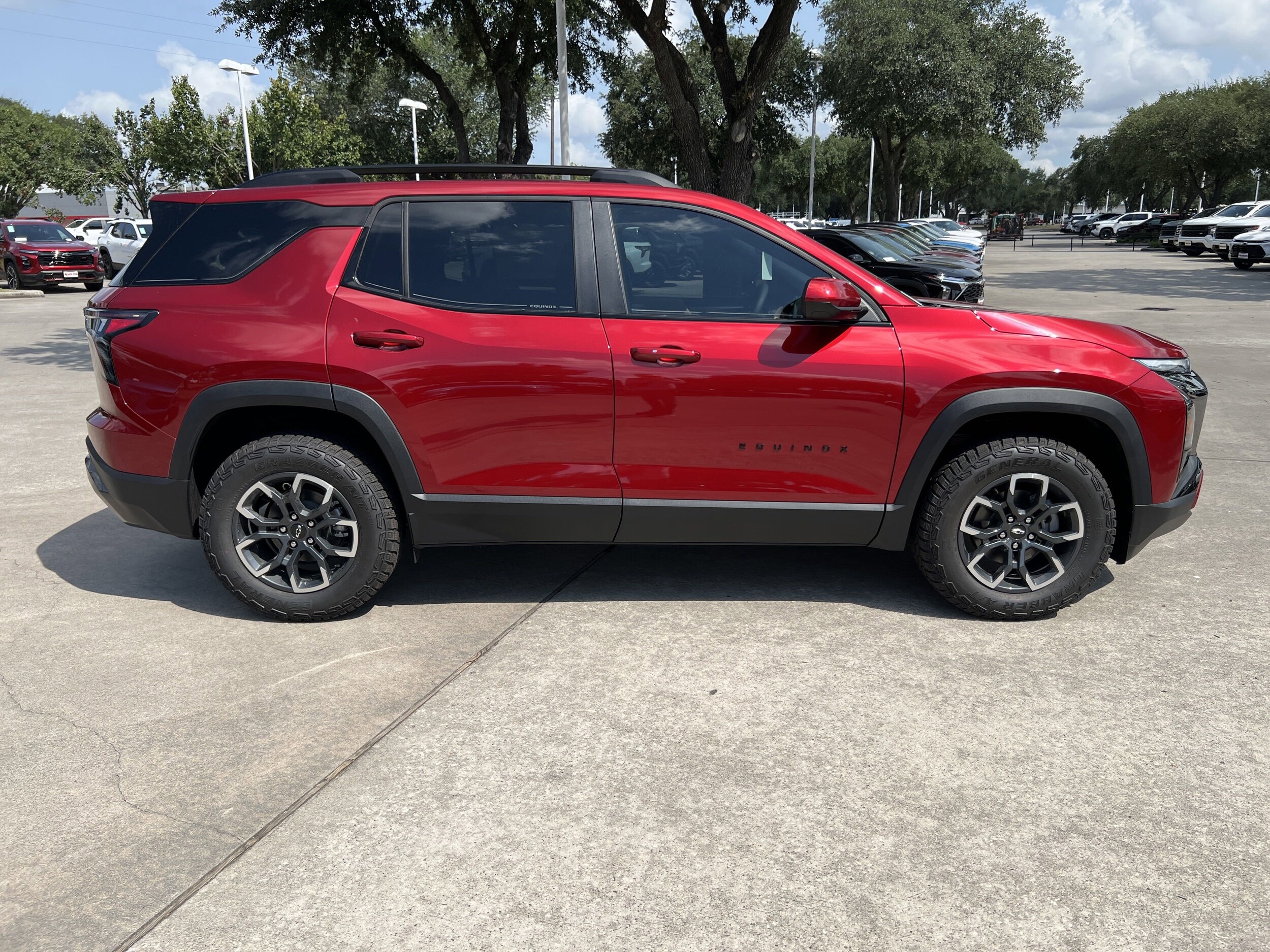 2026 Chevrolet Equinox ACTIV photo 2