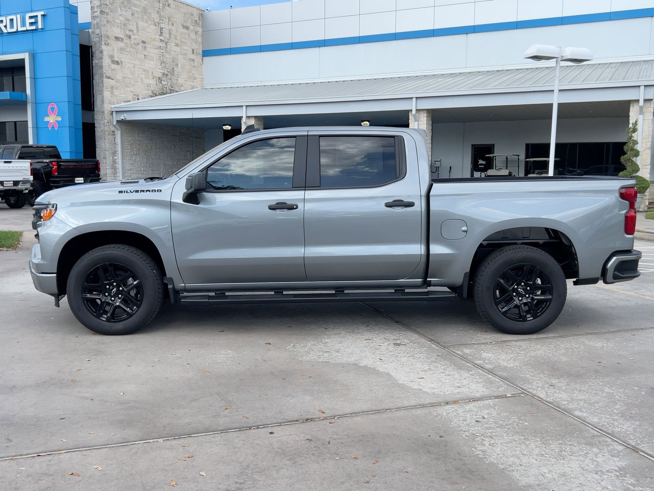 2026 Chevrolet Silverado 1500 Custom photo 2