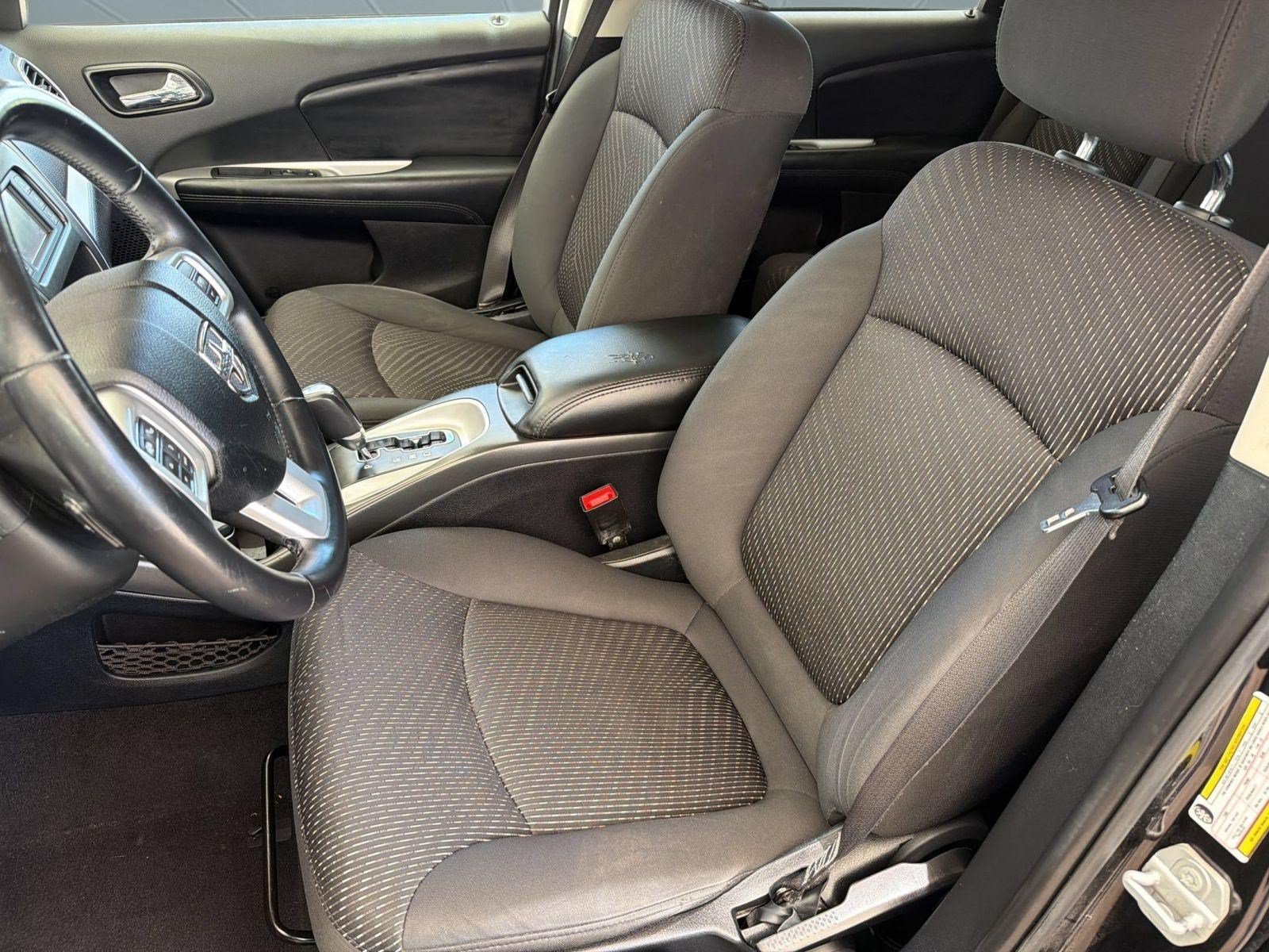 Journey SE SUV