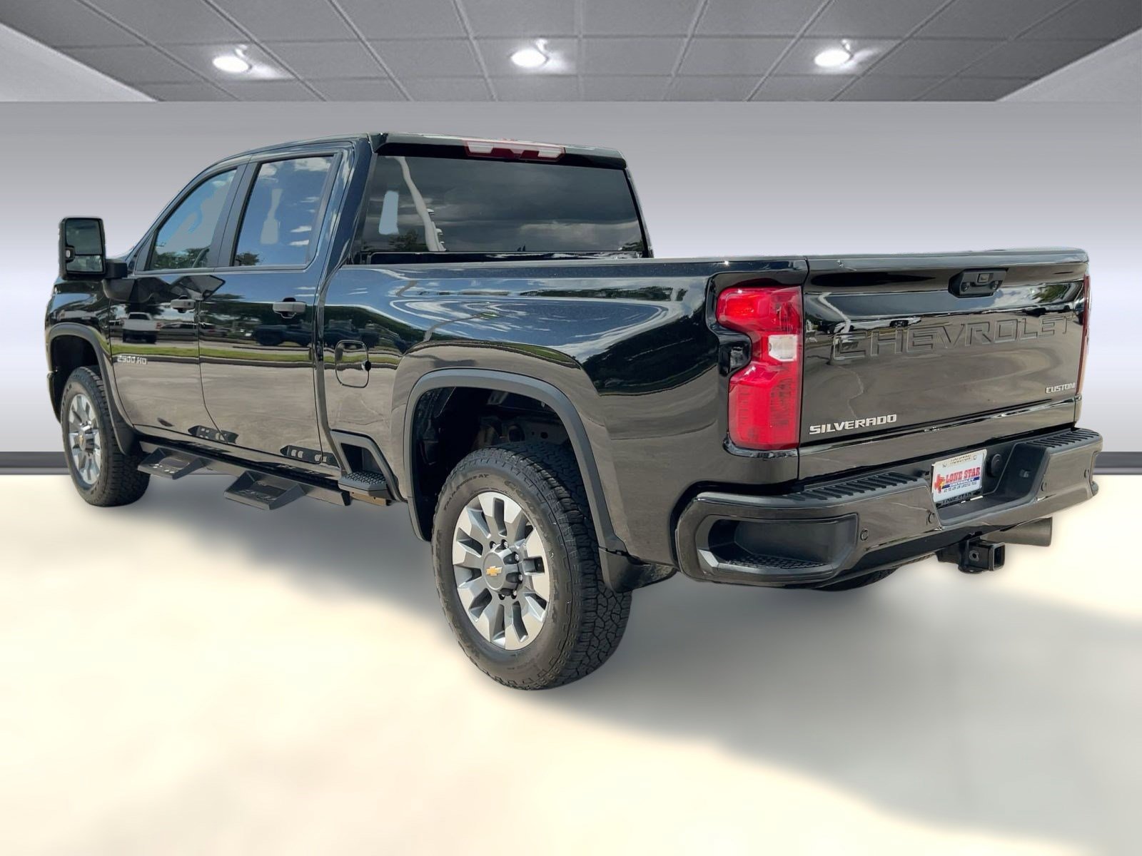 2024 Chevrolet Silverado 2500HD Custom photo 3
