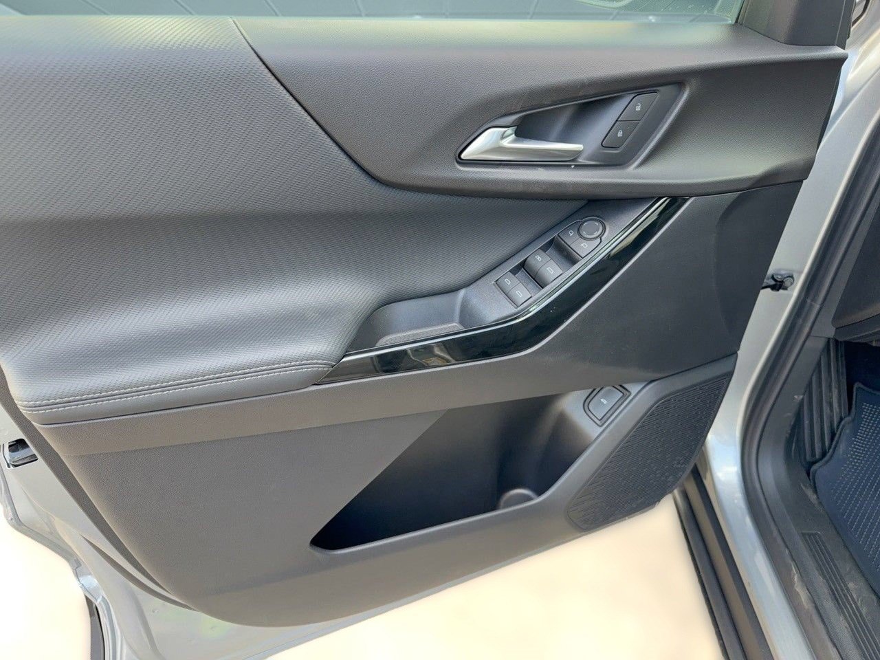 2027 Chevrolet Equinox LT - Photo 14
