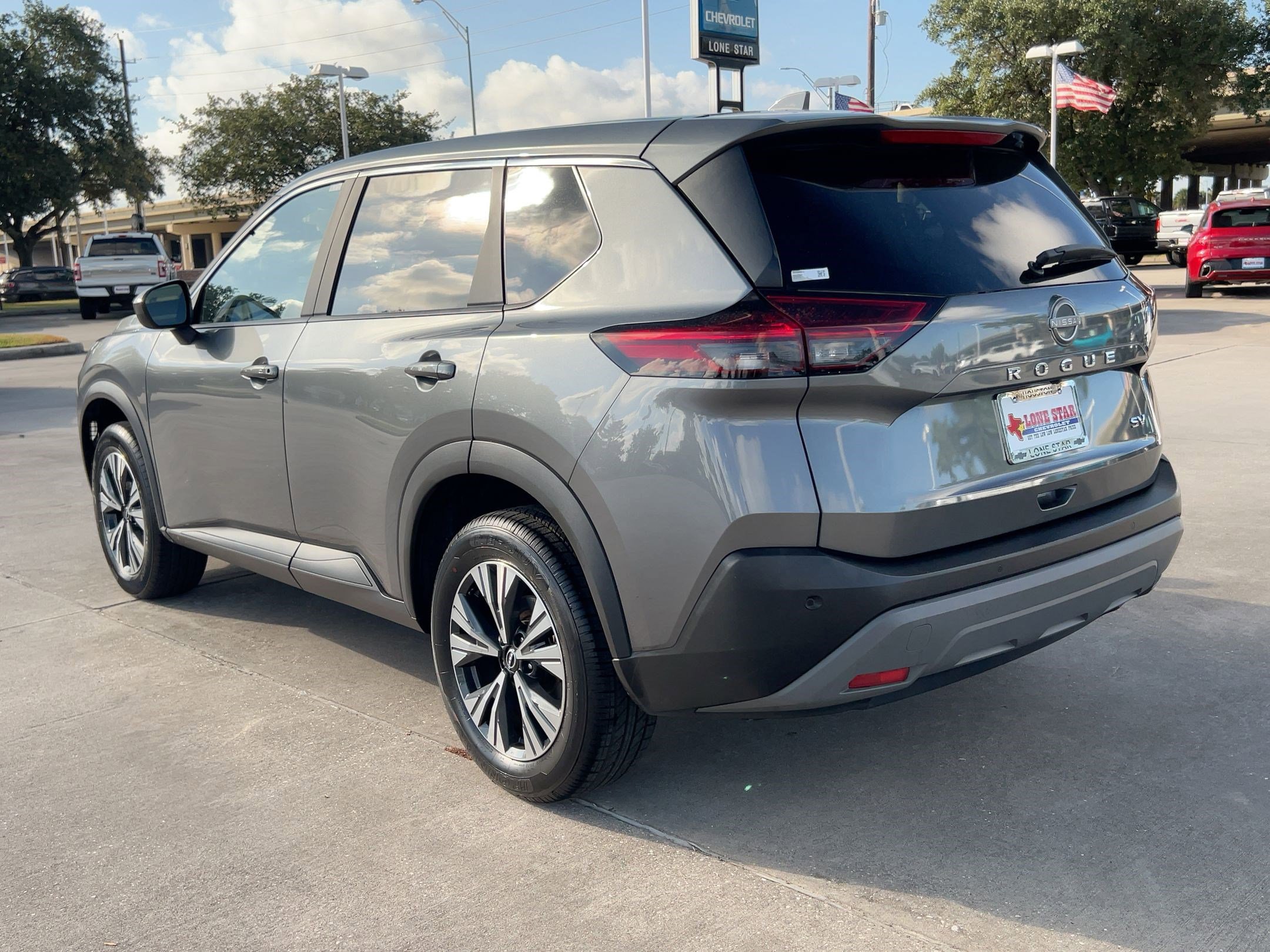 2023 Nissan Rogue SV photo 3