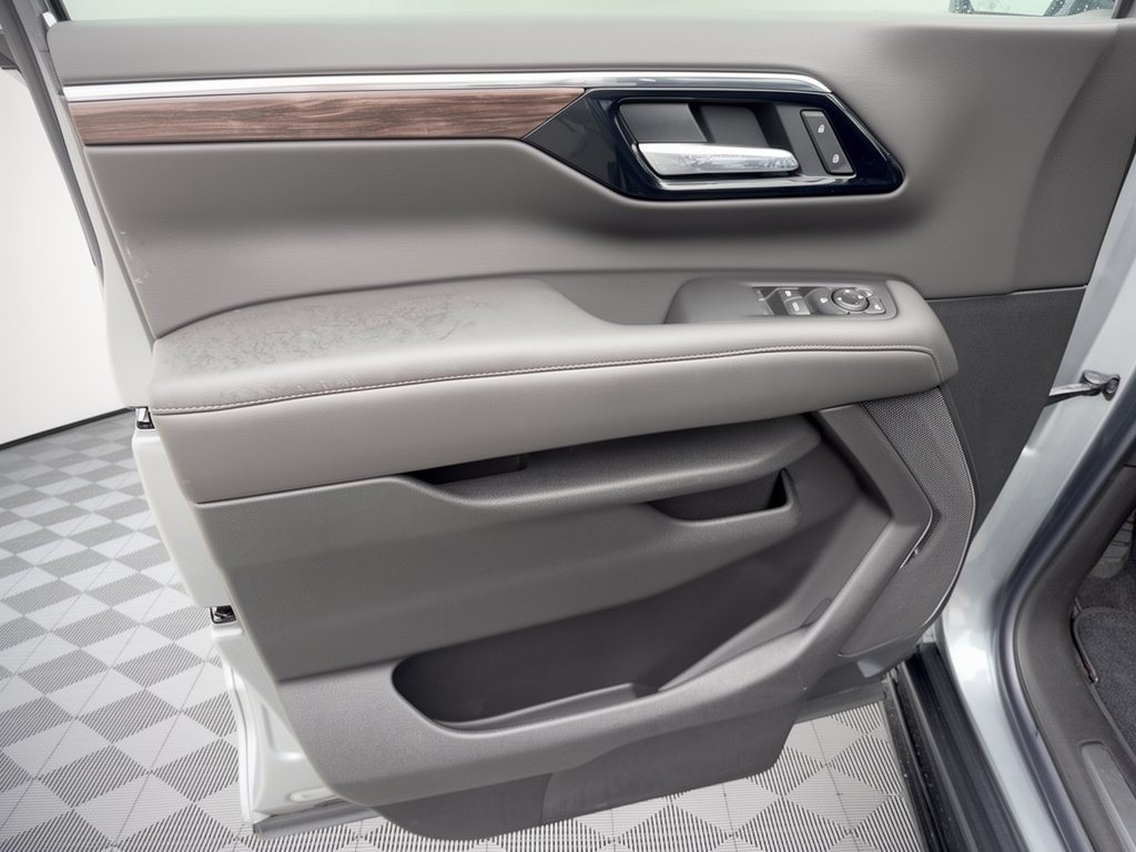 2026 Chevrolet Suburban LS - Photo 14