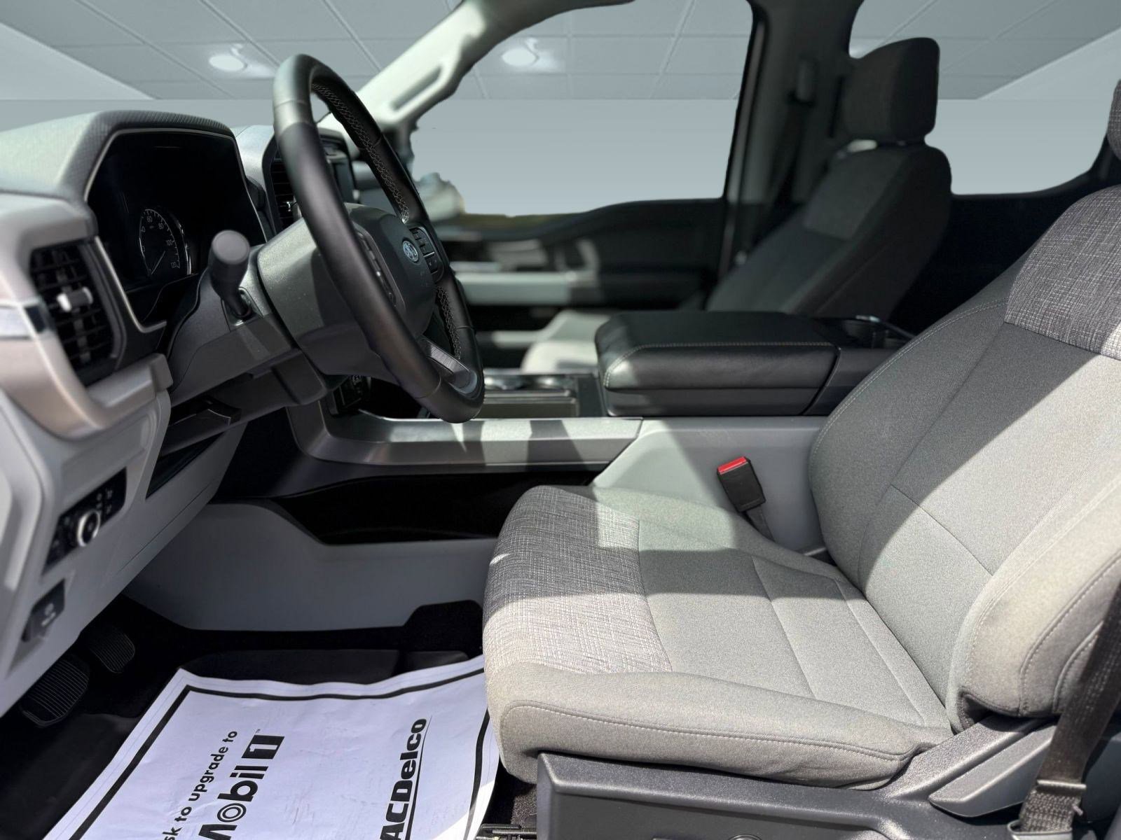 2023 Ford F-150 XLT photo 4