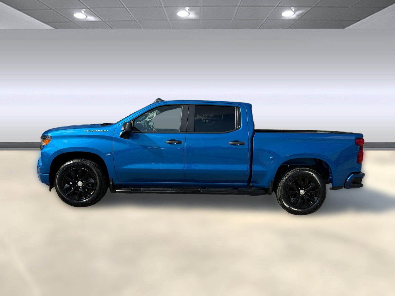 2022 Chevrolet Silverado 1500 Custom photo 2