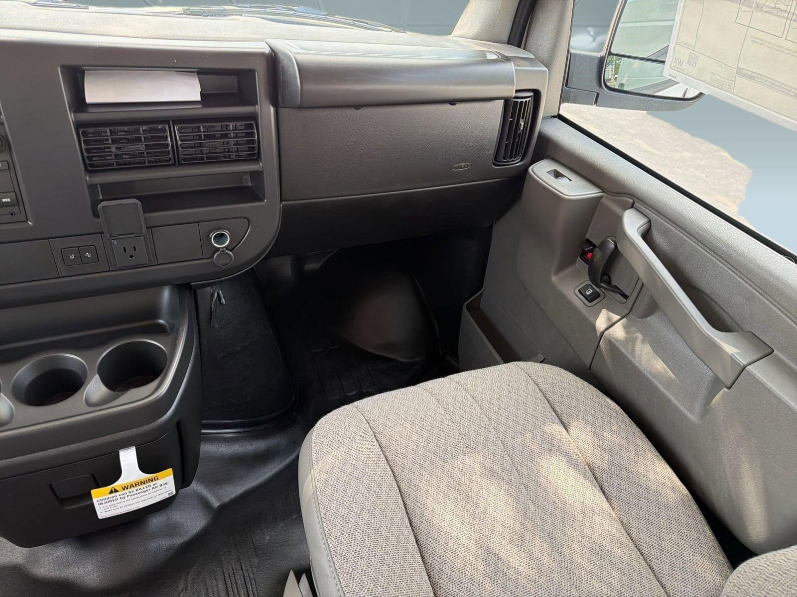 2026 Chevrolet Express Cargo Work Van - Photo 27