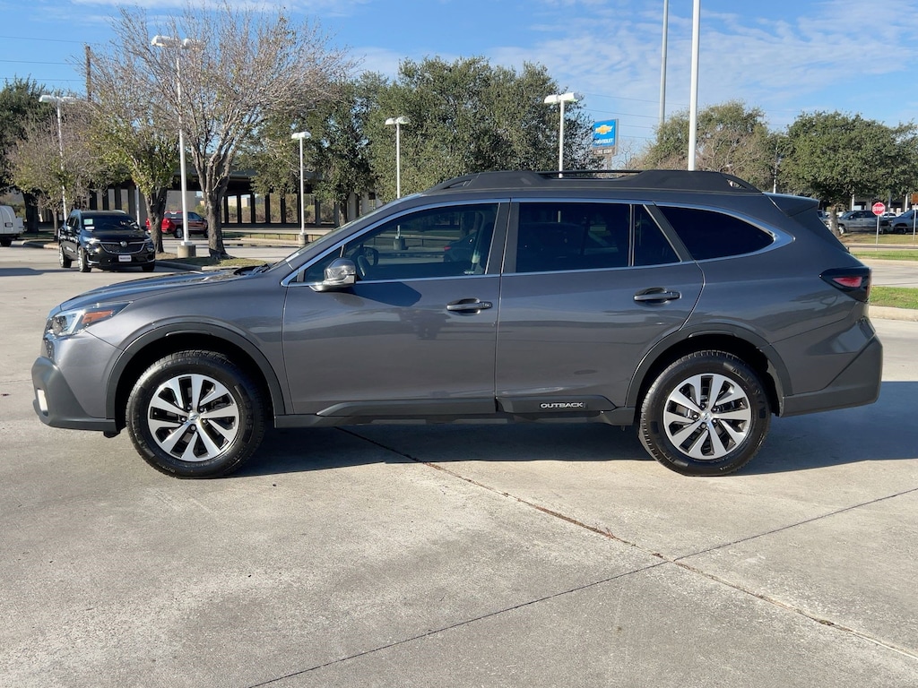 Used 2022 Subaru Outback Premium SUV
