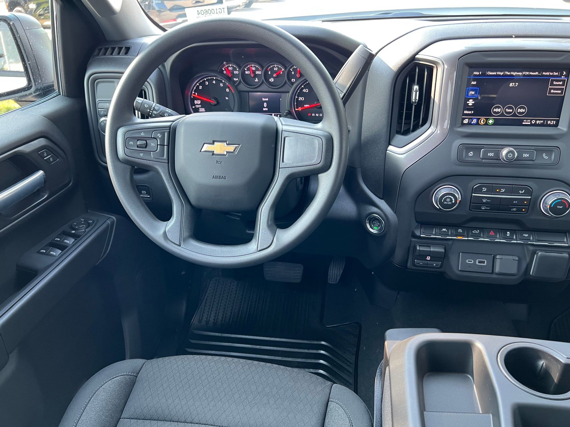 2026 Chevrolet Silverado 1500 Custom photo 4