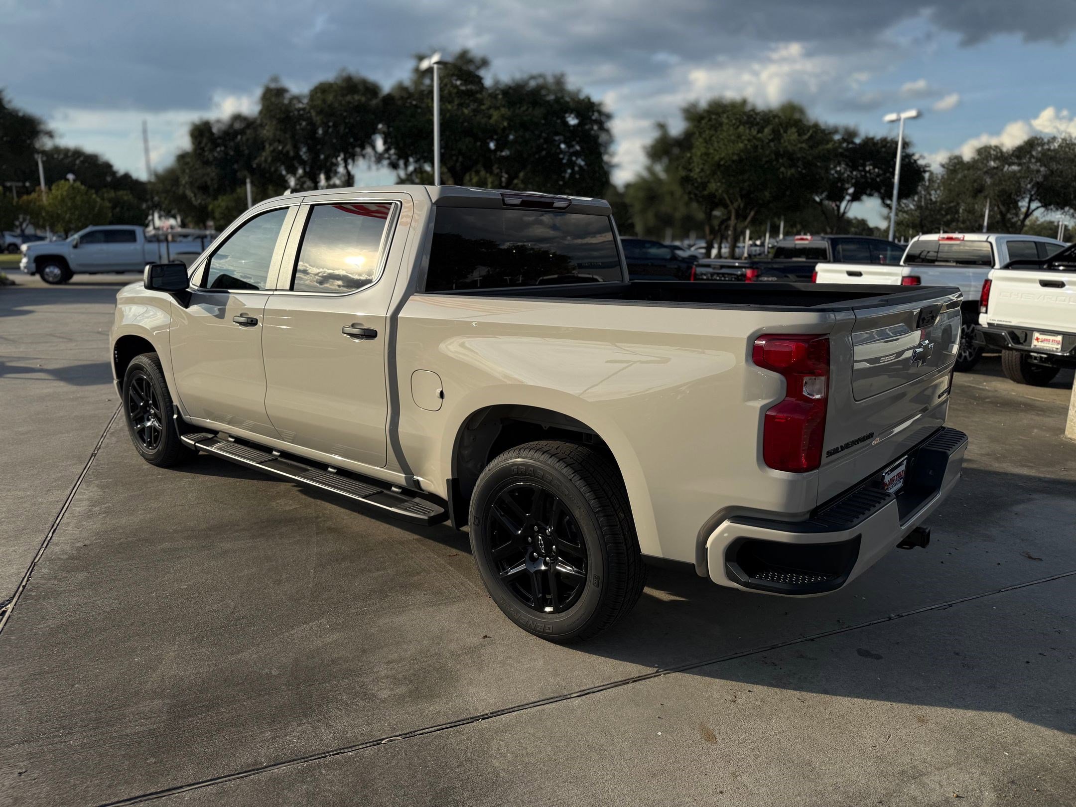 2026 Chevrolet Silverado 1500 Custom photo 2