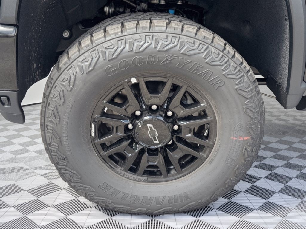 2026 Chevrolet Silverado 2500 HD ZR2 - Photo 13