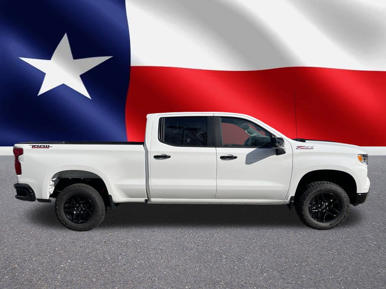 2025 Chevrolet Silverado Trail Boss LT photo 2