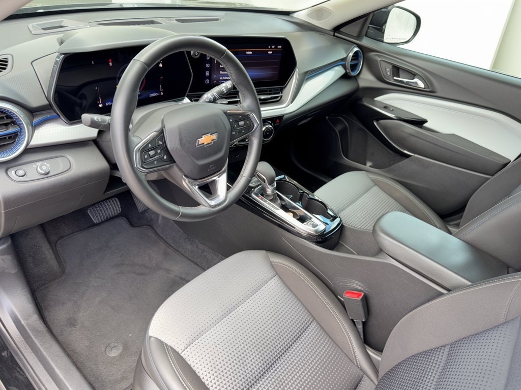 Used 2024 Chevrolet Trax LT SUV