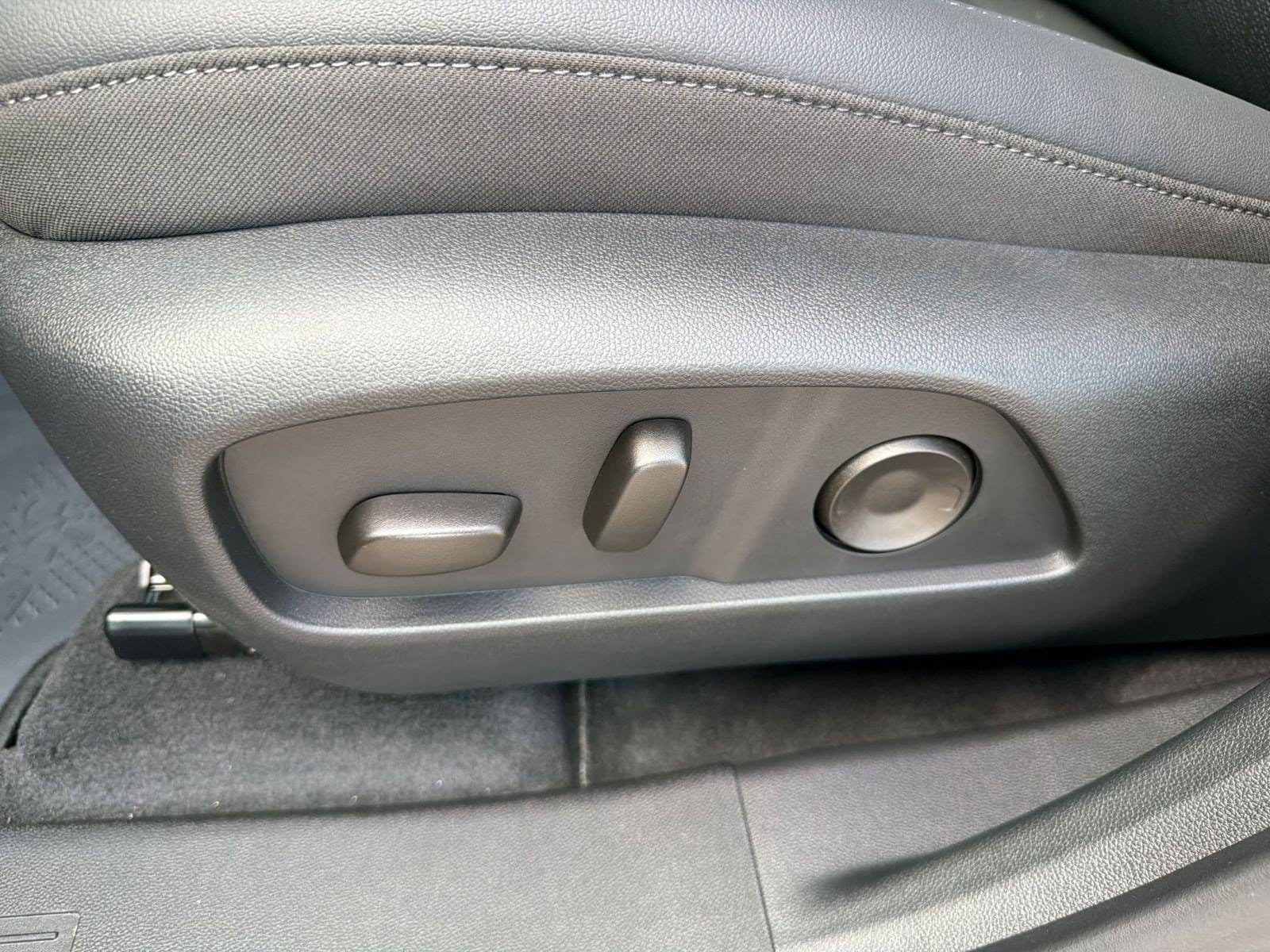 2027 Chevrolet Equinox LT - Photo 15