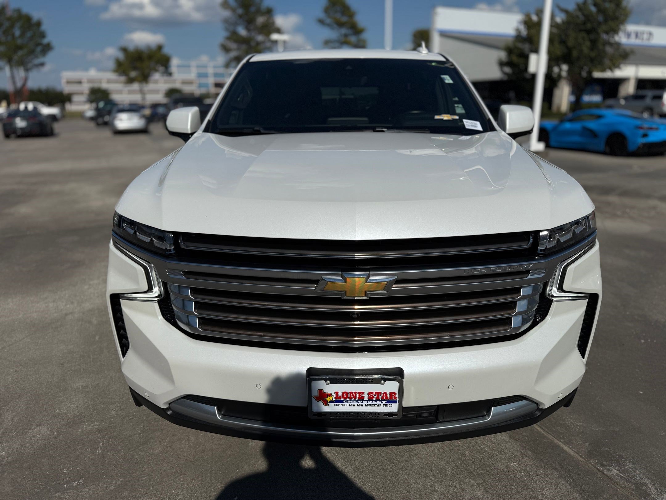 2023 Chevrolet Suburban High Country photo 3