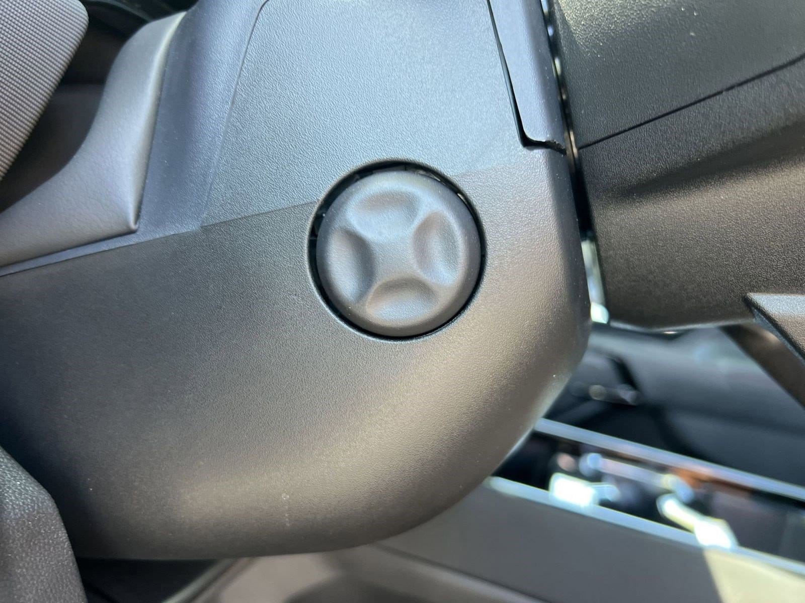 2024 Chevrolet Silverado EV RST - Photo 29