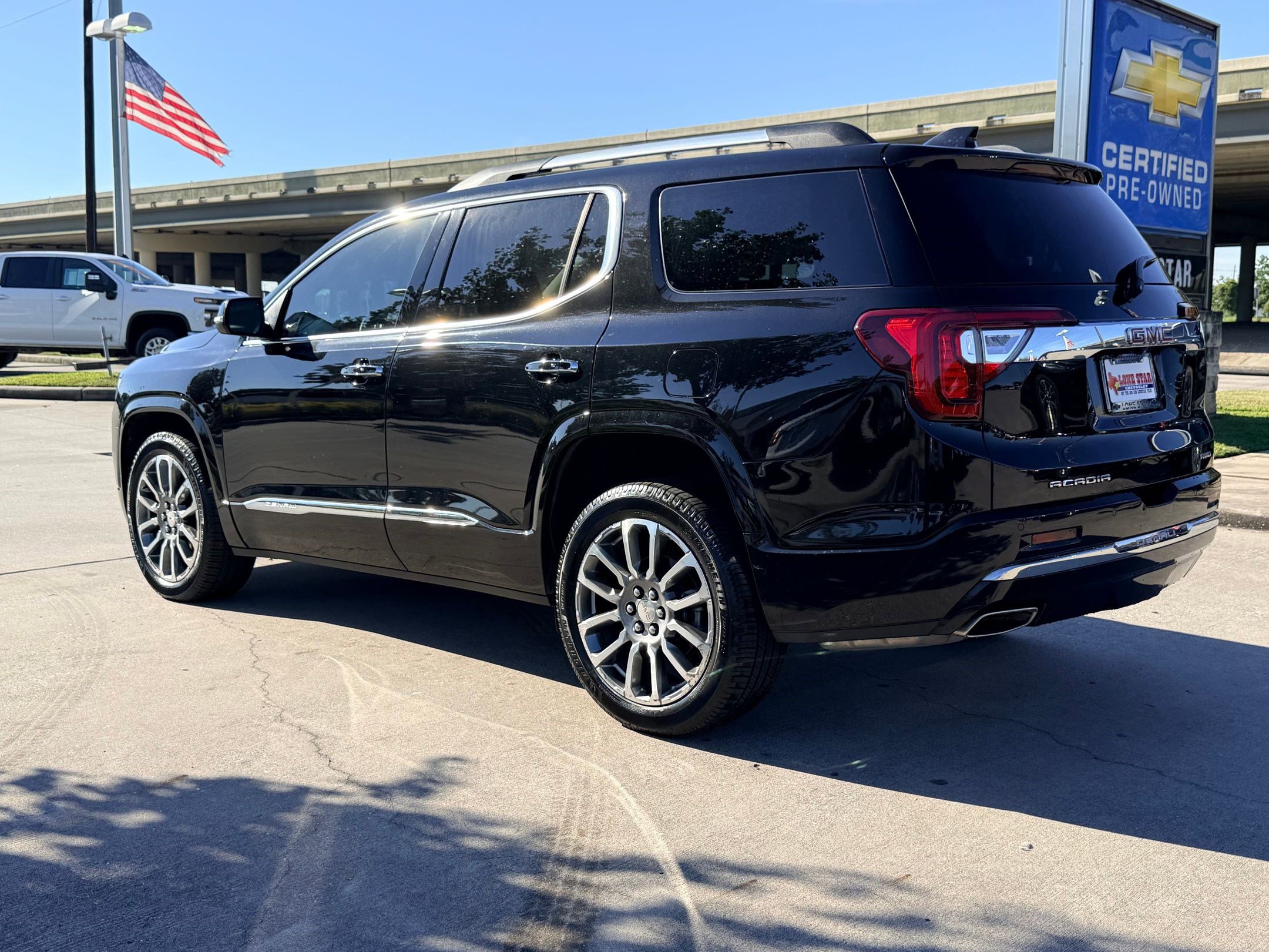 2023 Gmc Acadia Denali photo 3