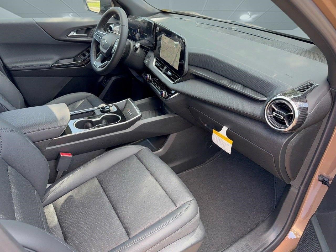 2027 Chevrolet Equinox LT - Photo 31