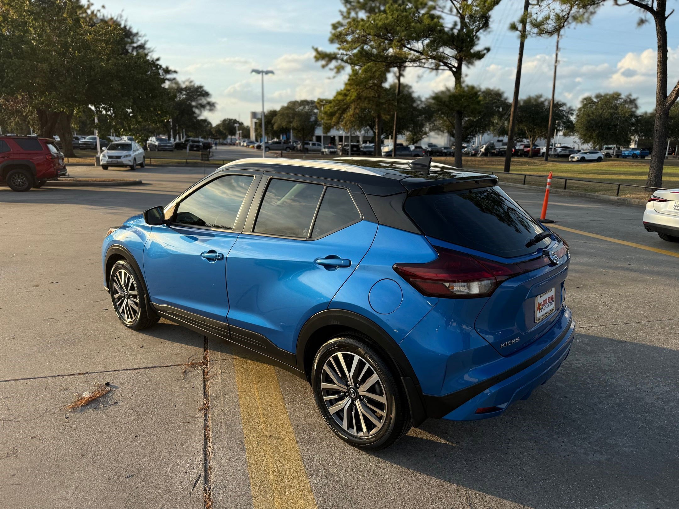 2021 Nissan Kicks SV photo 3