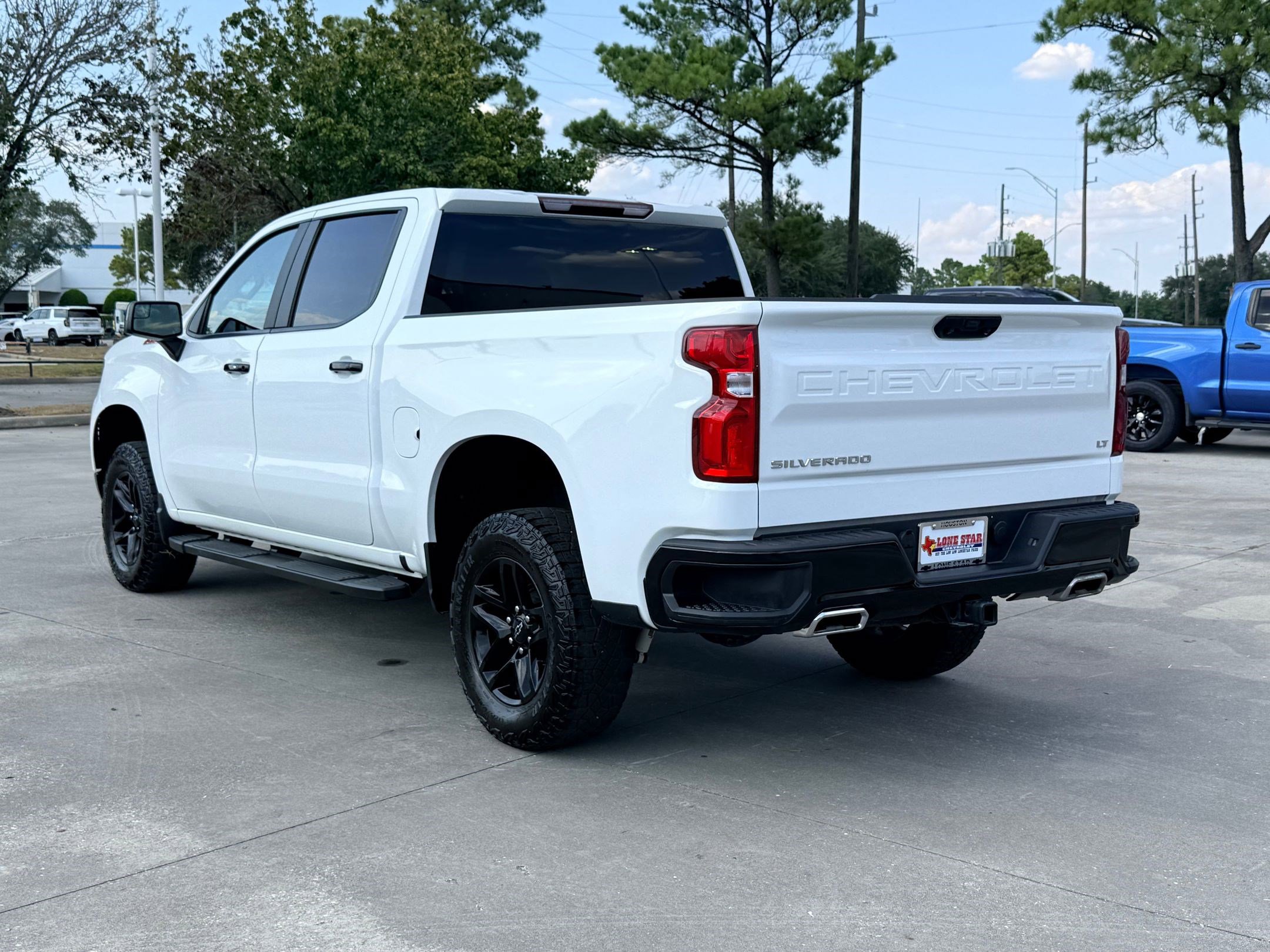 2023 Chevrolet Silverado 1500 LT Trail Boss photo 2