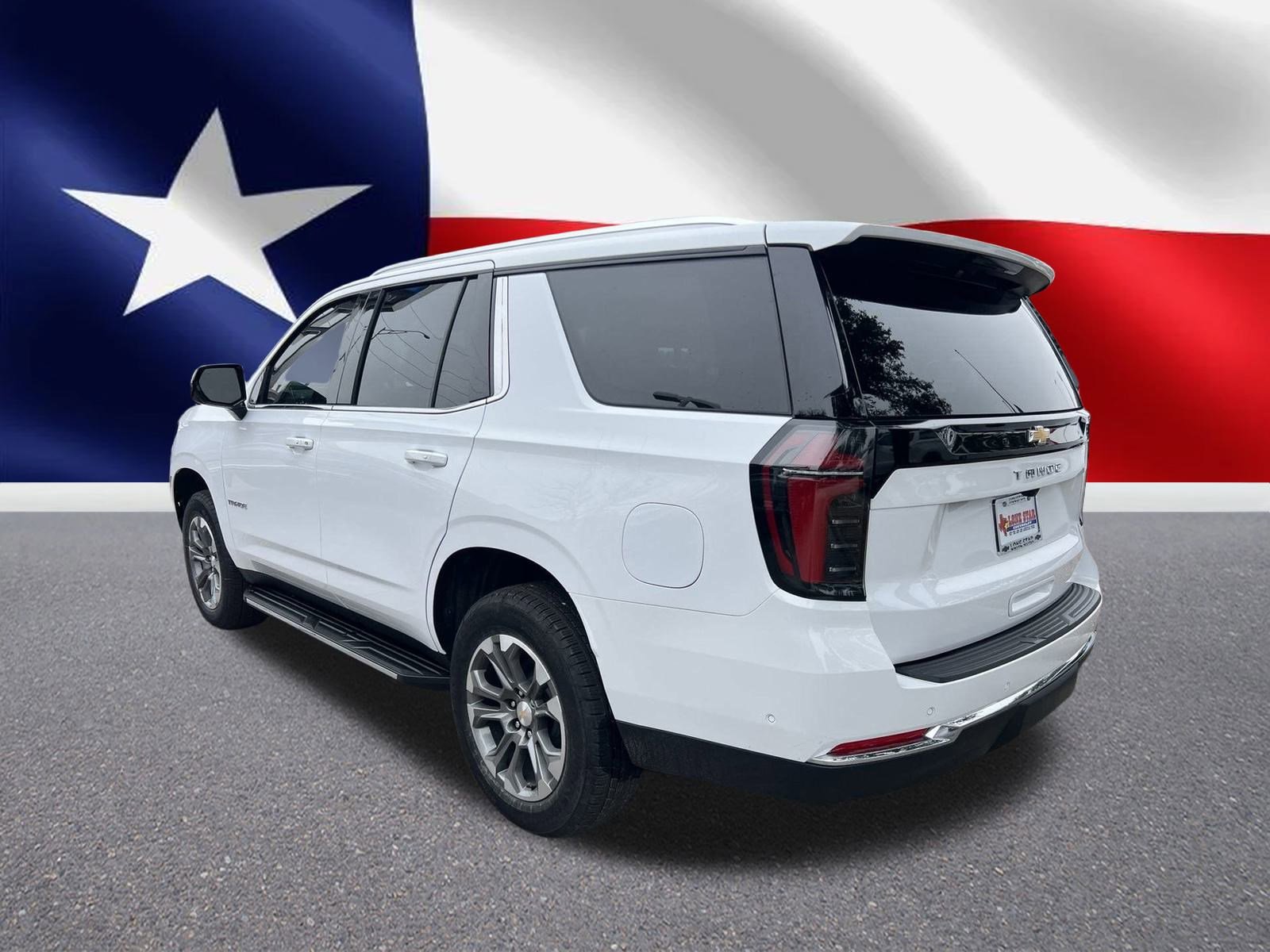 2025 Chevrolet Tahoe LS photo 2