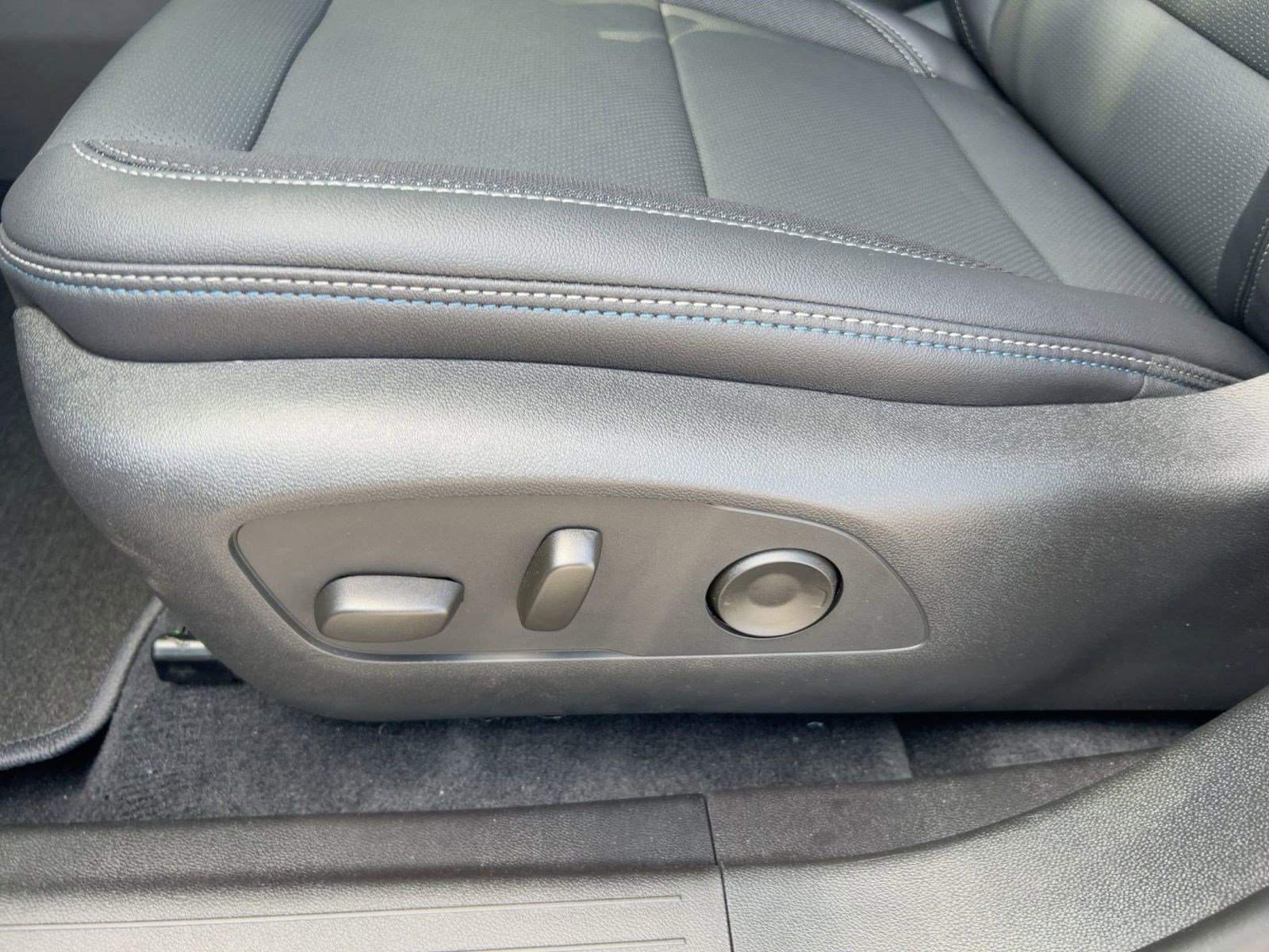 2026 Chevrolet Equinox EV 2LT - Photo 14