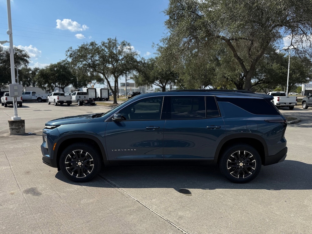 New 2026 Chevrolet Traverse LT SUV